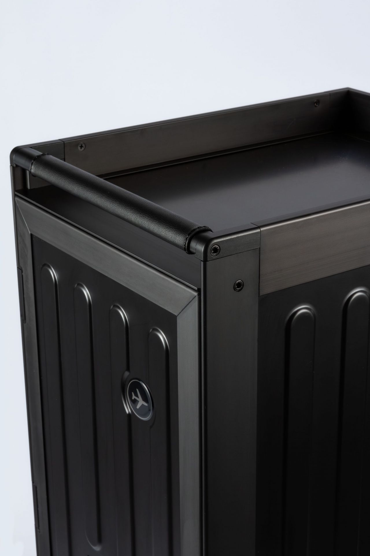 Voyager Flugzeugtrolley Neonblack inkl. Storage Equipment Bordbar