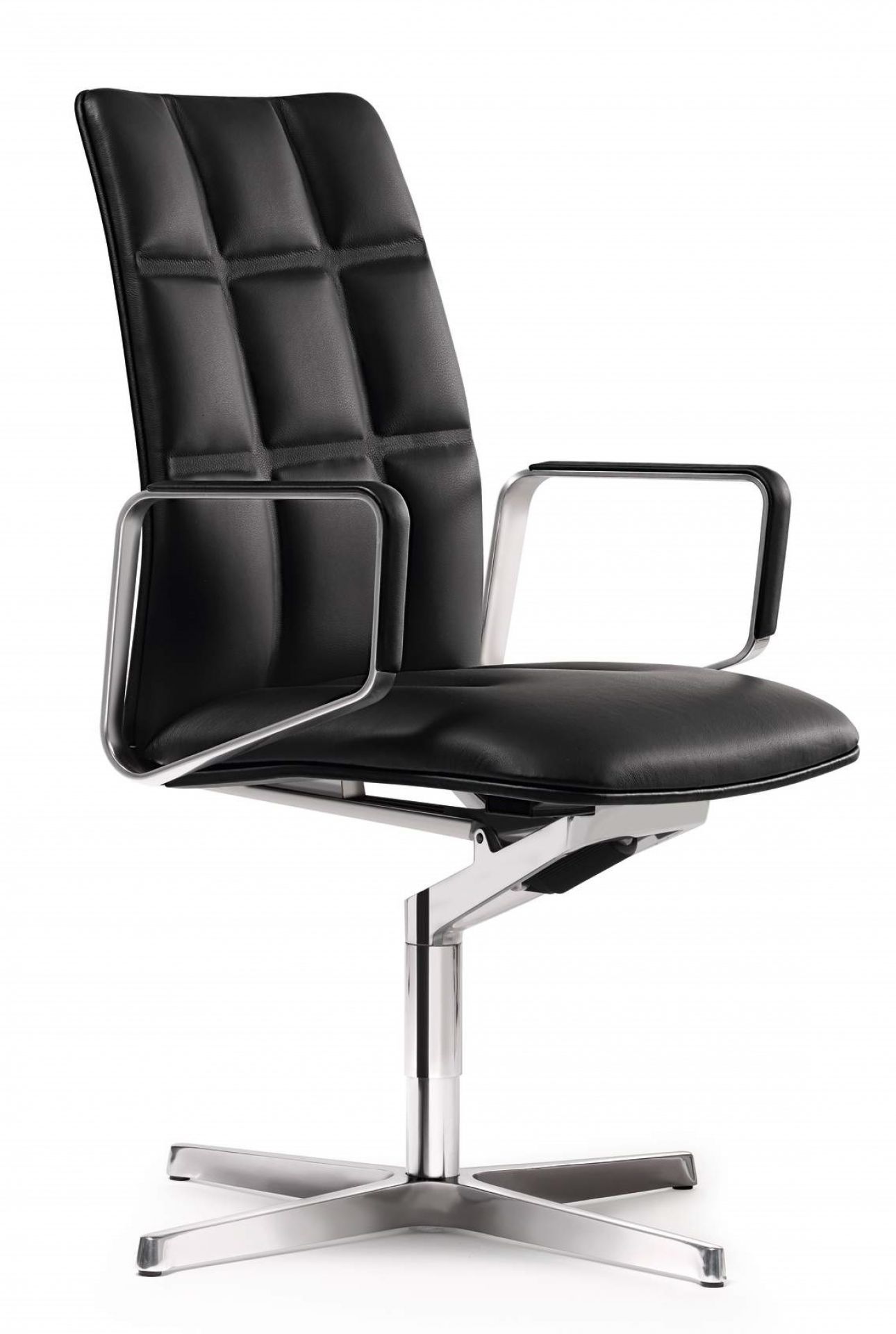 Schwarzer Leadchair Executive Bürostuhl von Walter Knoll mit Lederbezug und verchromtem Fußkreuz.