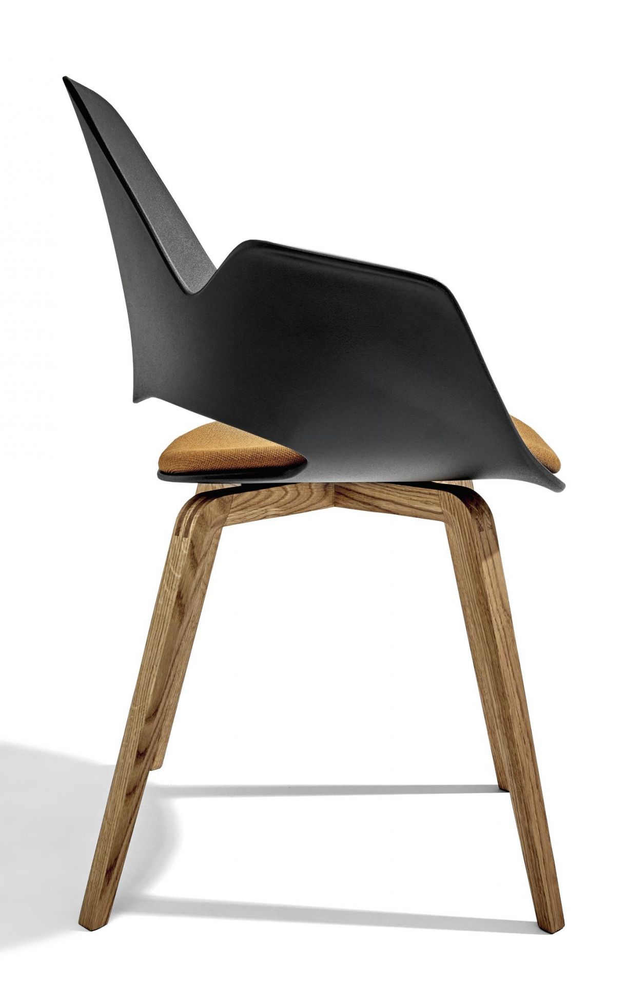 Falk Stuhl mit Armlehne Beine aus massiver Eiche Houe