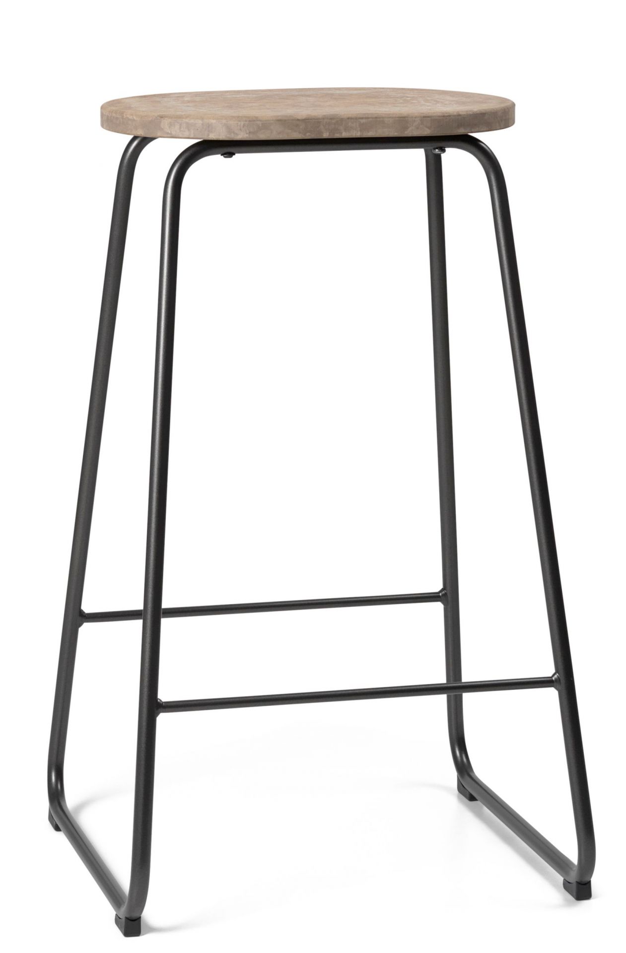 Earth Stool Barhocker mit heller Sitzfläche und schwarzem Metallgestell, Höhe 74 cm.