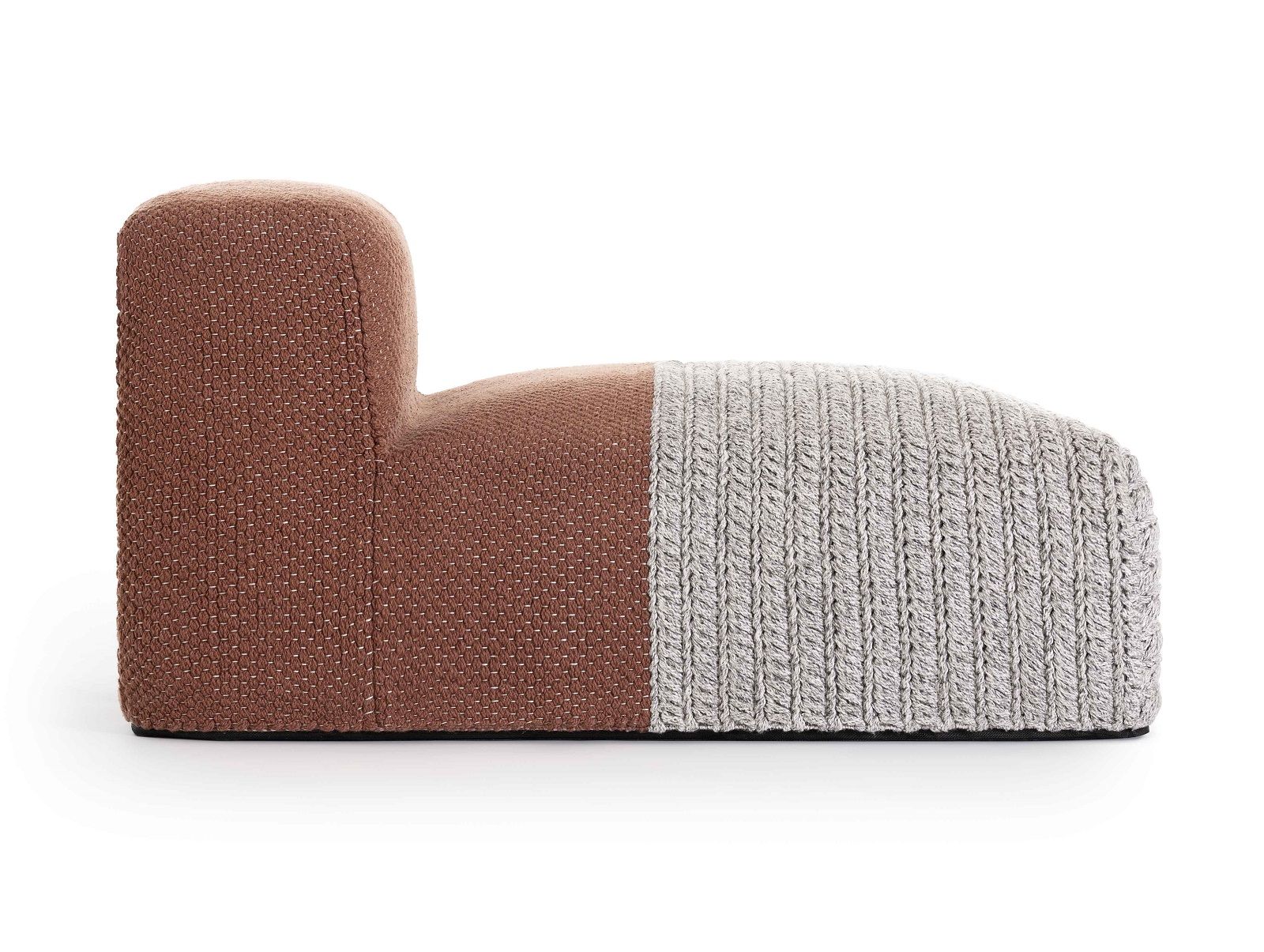 Mangas Outdoor Sessel von Gan, braun und grau, Strick-Optik, bequemer Outdoor-Sitzplatz.