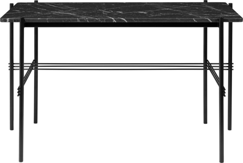 TS Desk Schreibtisch von Gubi mit schwarzer Marmorplatte und filigranem, schwarzem Stahlgestell.