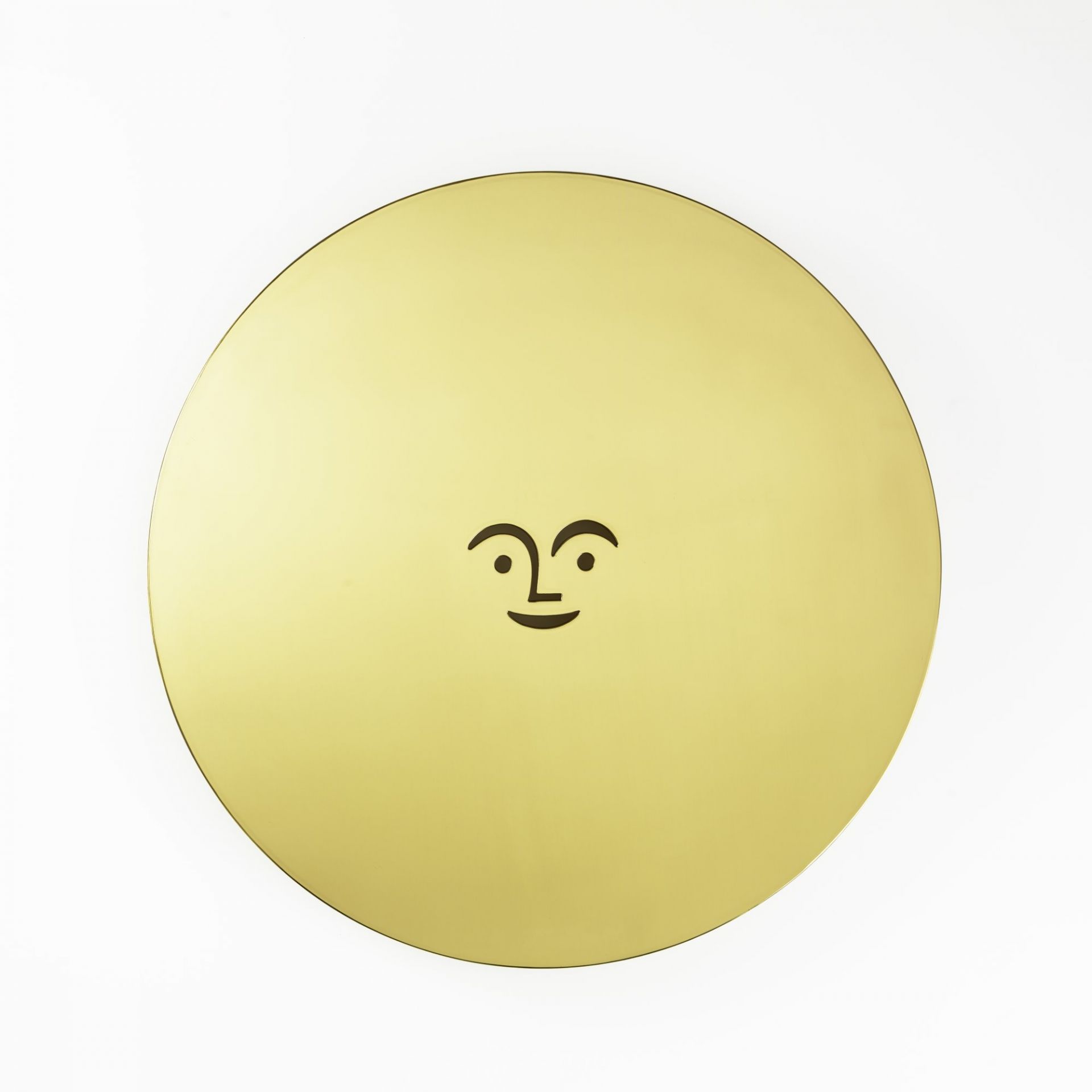 Goldenes Metal Wall Relief Sun Wanddeko von Vitra mit stilisiertem Gesicht für moderne Wandgestaltung.