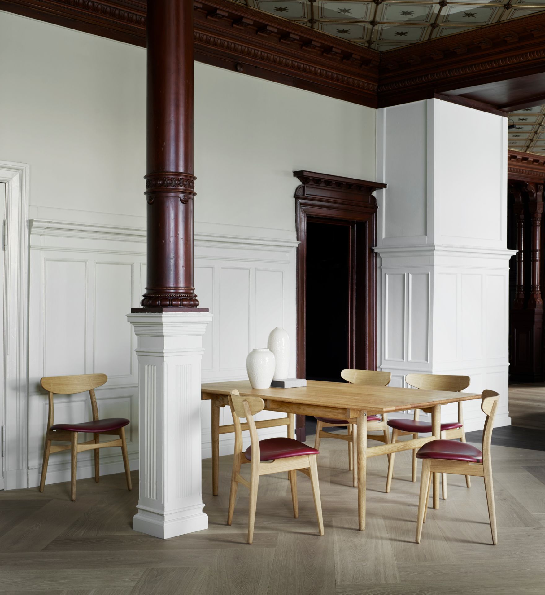 CH30P Chair Stuhl gepolstert Carl Hansen & Søn Gestell eiche schwarz Sitz Thor 350