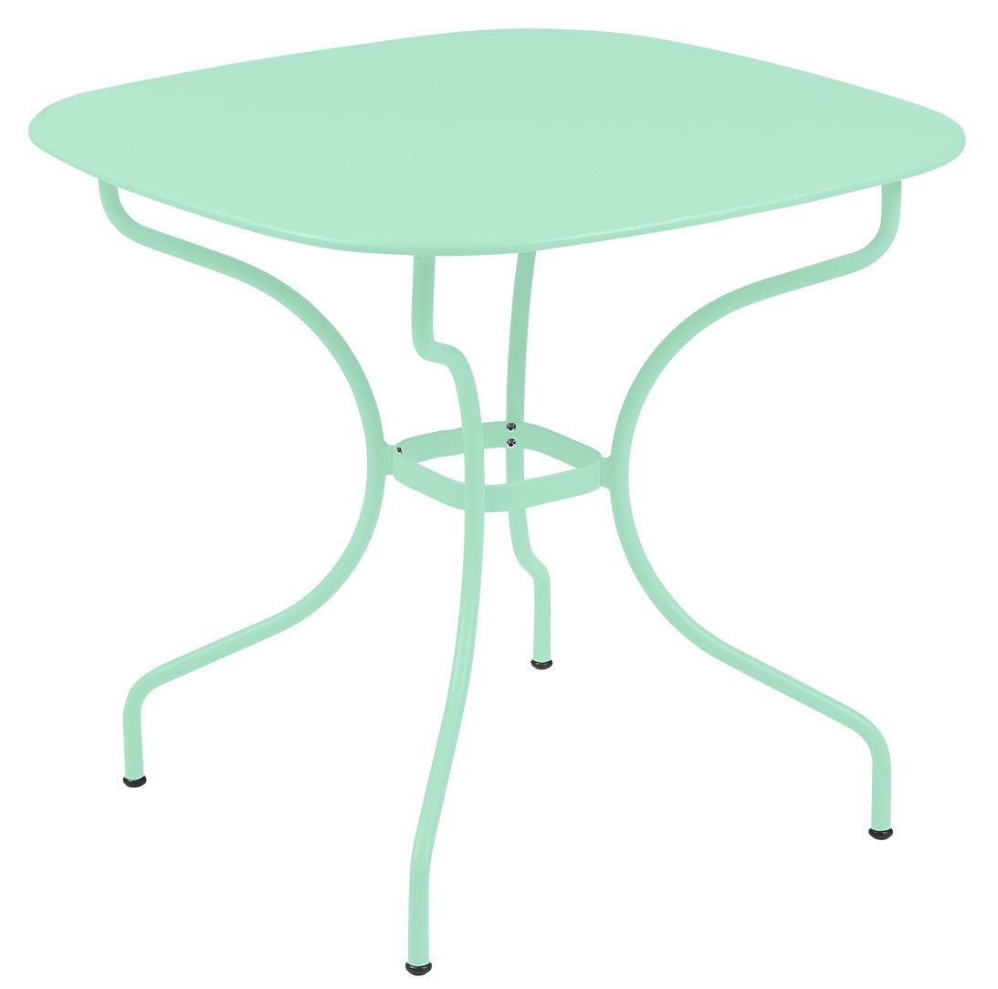 Mintgrüner Fermob Opéra+ Carronde Tisch, 82x82 cm, für den Außenbereich. Quadratischer Gartentisch aus Metall.