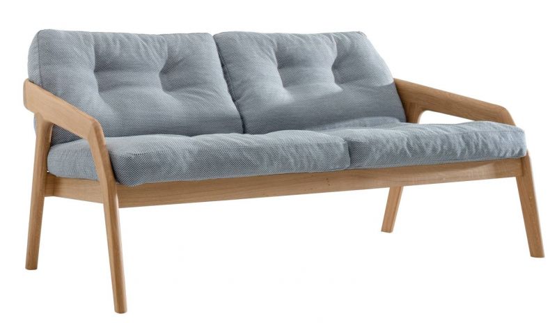Friday 2-Sitzer Sofa mit hellblauem Bezug und hellem Holzrahmen. Bequemes Design Sofa.
