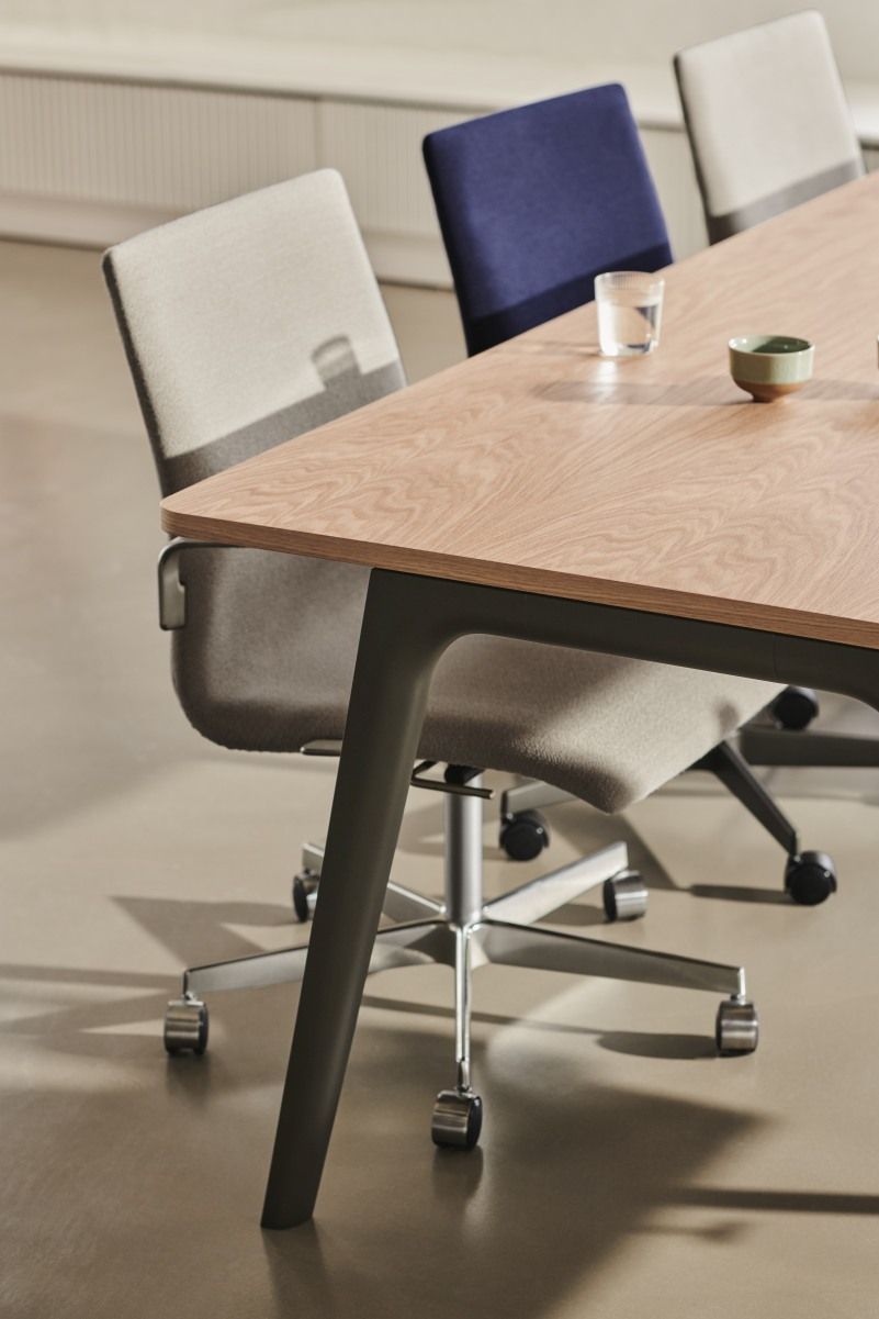 Pluralis Tisch Fritz Hansen