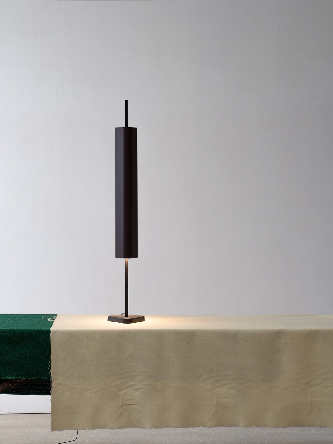 Emi Table Tischleuchte Flos Deep Rot