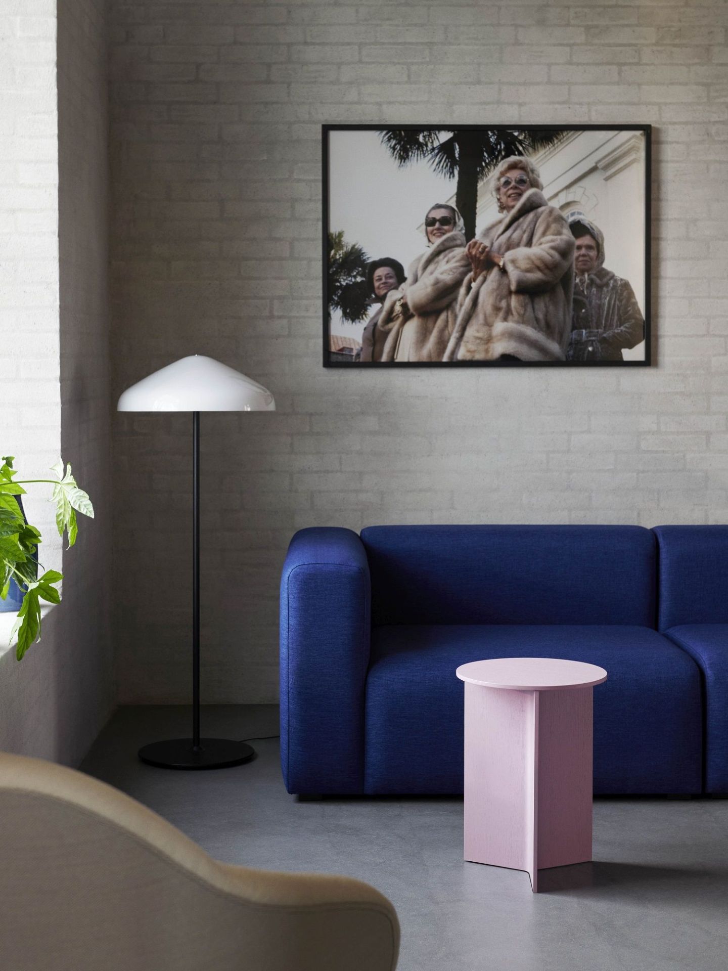 Slit Table Wood Round High Beistelltisch / Couchtisch Hay