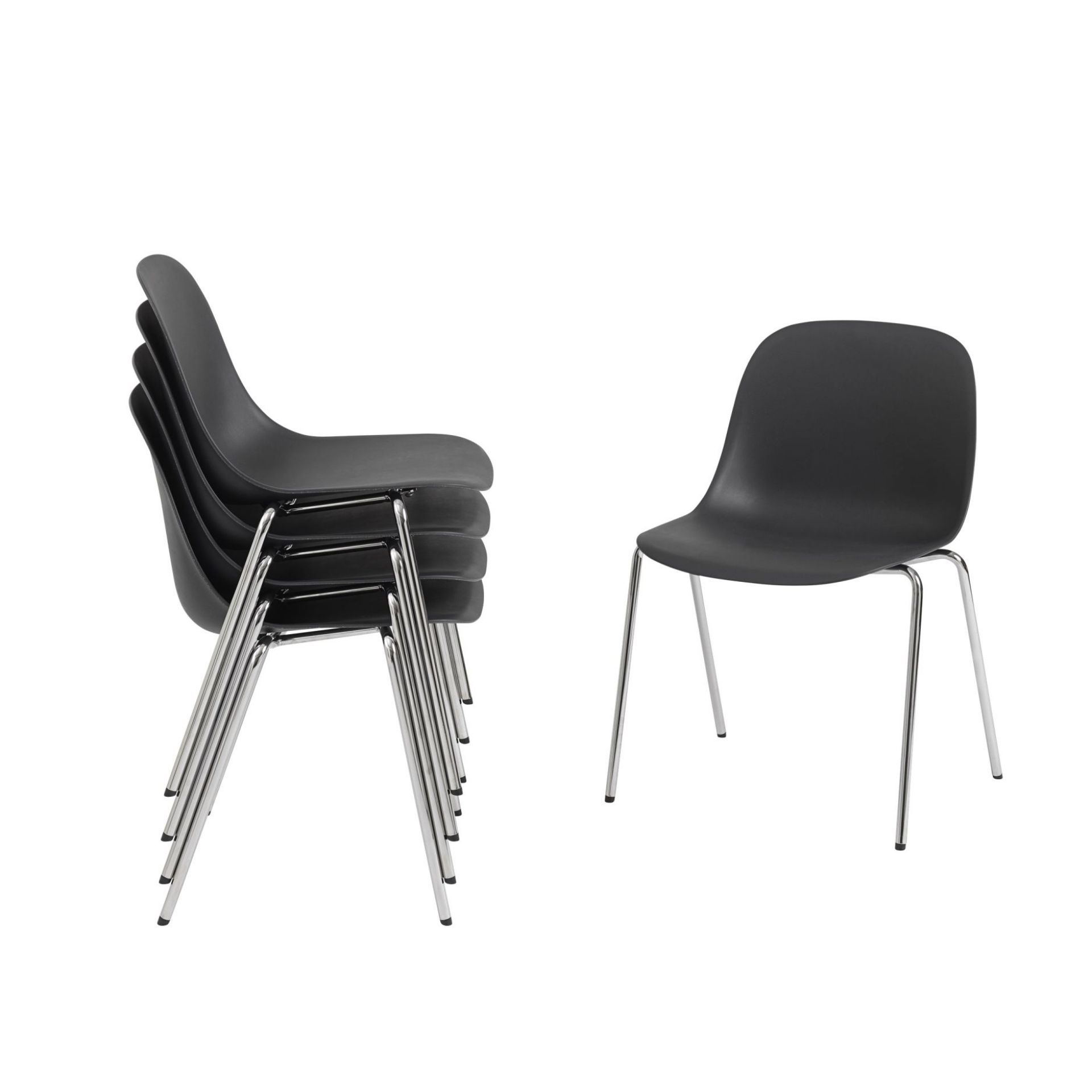 Schwarzer Fiber Chair Stuhl von Muuto mit A-Base Gestell aus Chrom, stapelbar. Moderner Stuhl für Esszimmer.