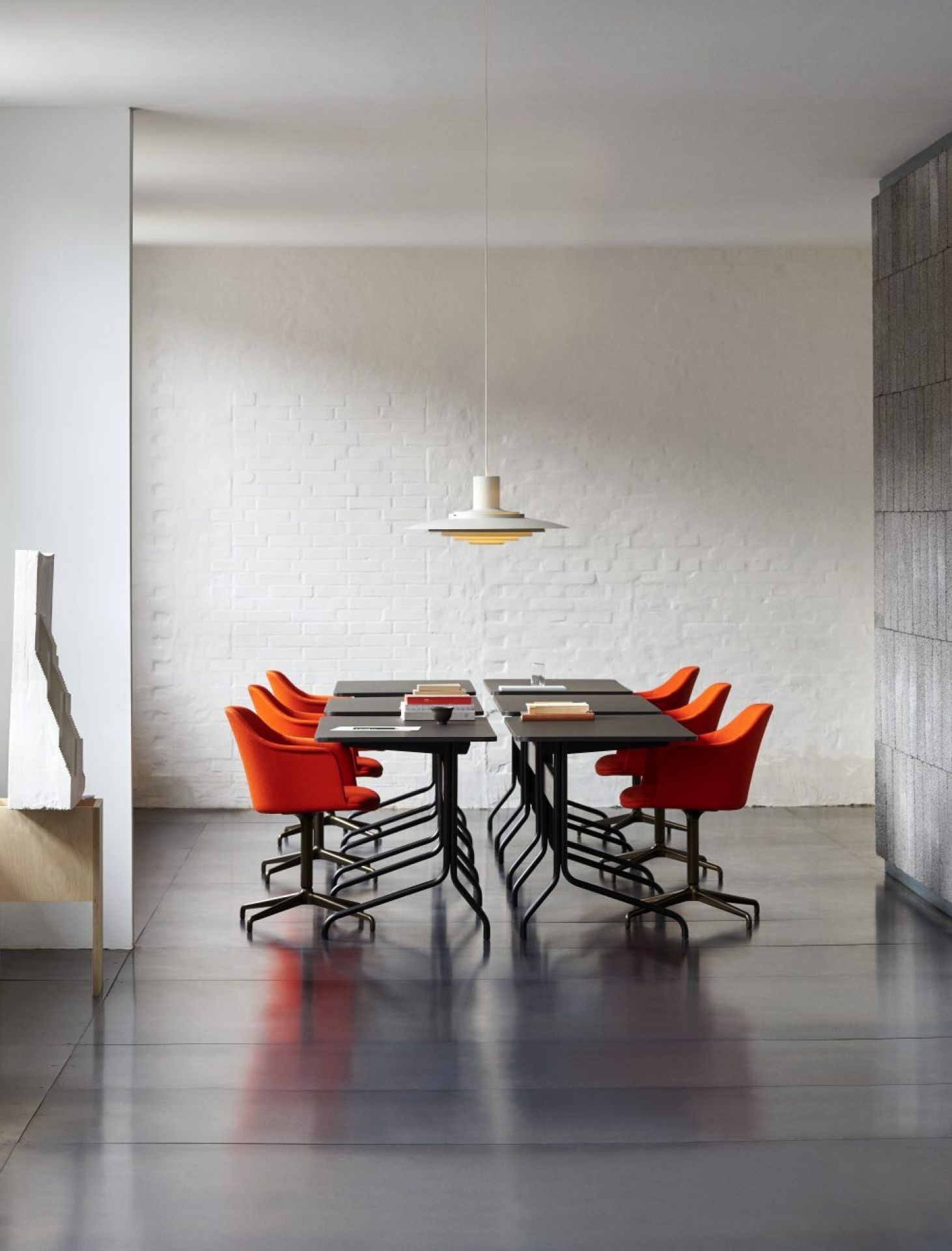 Pavilion AV16 / AV17 Sekretär / Schreibtisch AndTradition