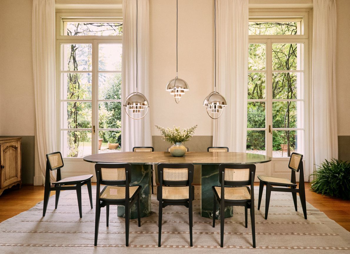 Epic Outdoor Esstisch Ellipse Gubi