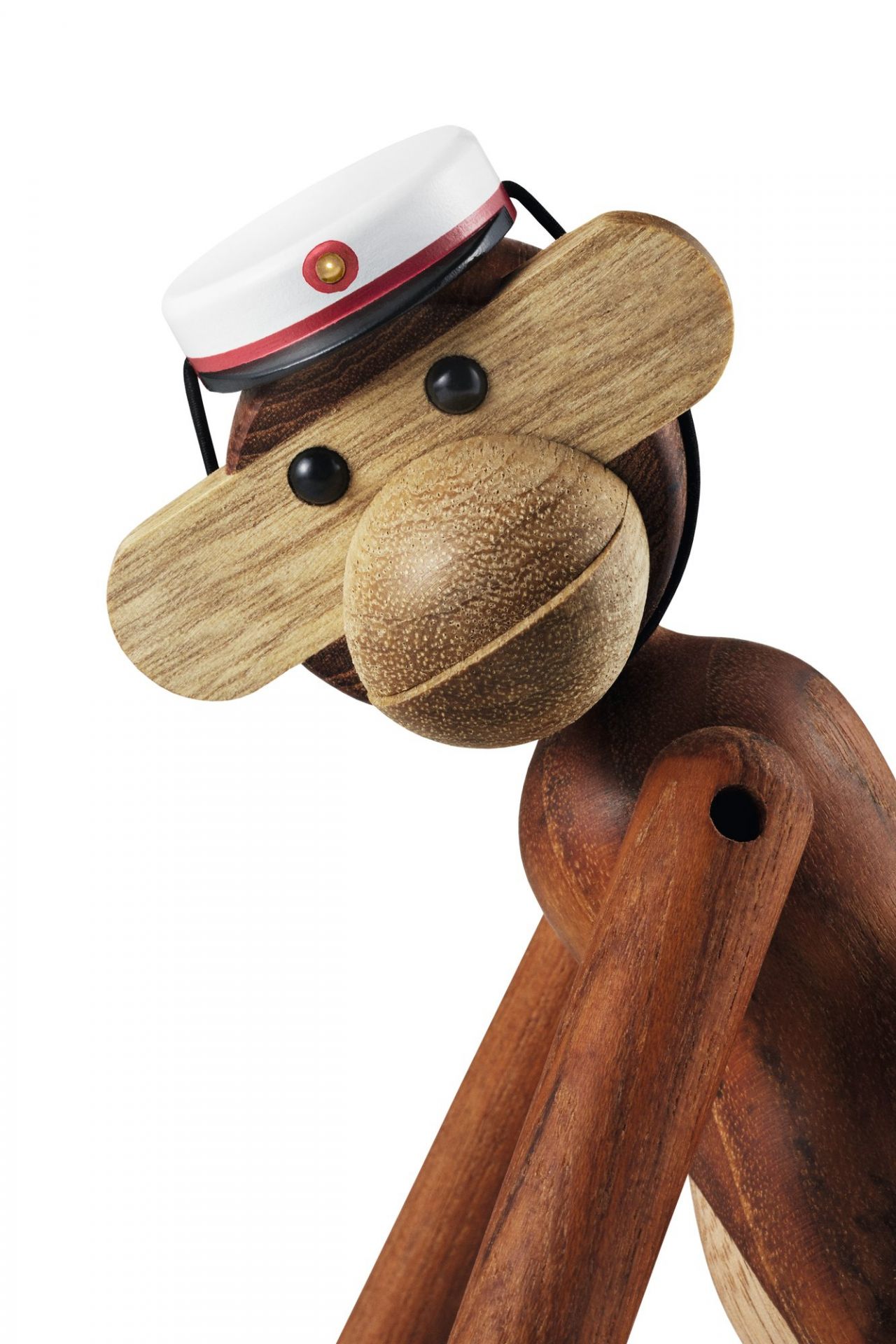 Detailaufnahme: Kay Bojesen Affe Holzfigur aus Teakholz mit Abiturhut, skandinavisches Design.