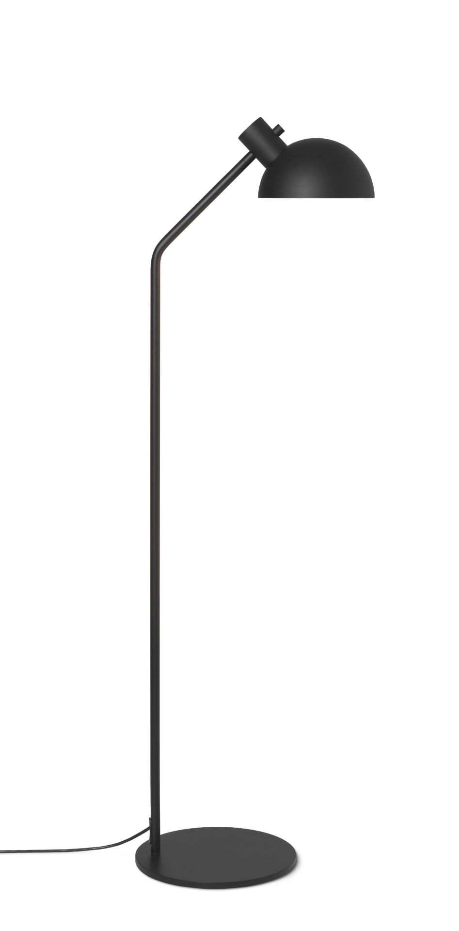 Schwarze MO320 Stehleuchte von Carl Hansen & Søn mit rundem Fuß und halbruhem Lampenschirm.