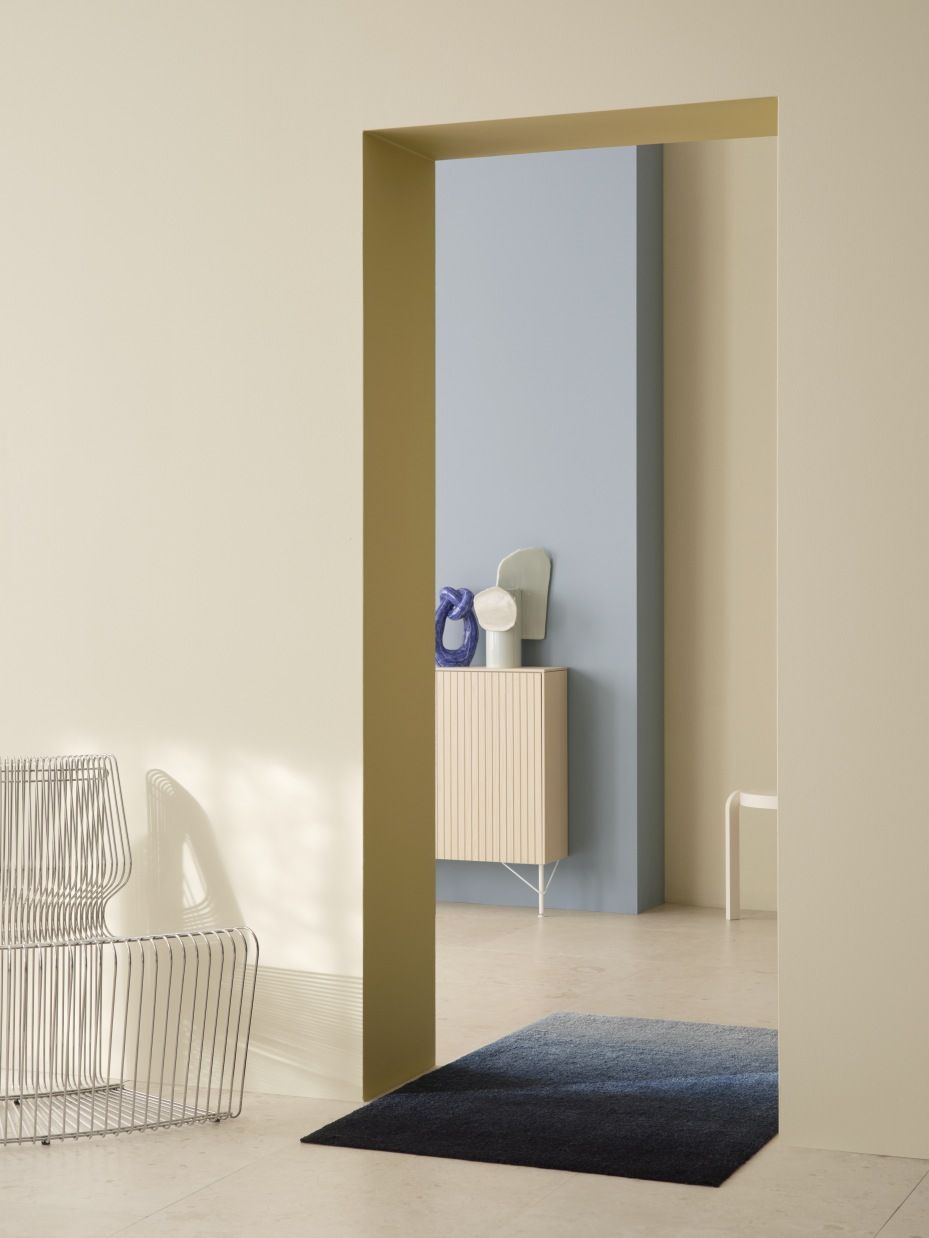 Blaue Dis Fußmatte von Heymat (85x150cm) im Innenbereich, Übergang von Dunkel- zu Hellblau. Indoor/Outdoor Fußmatte.