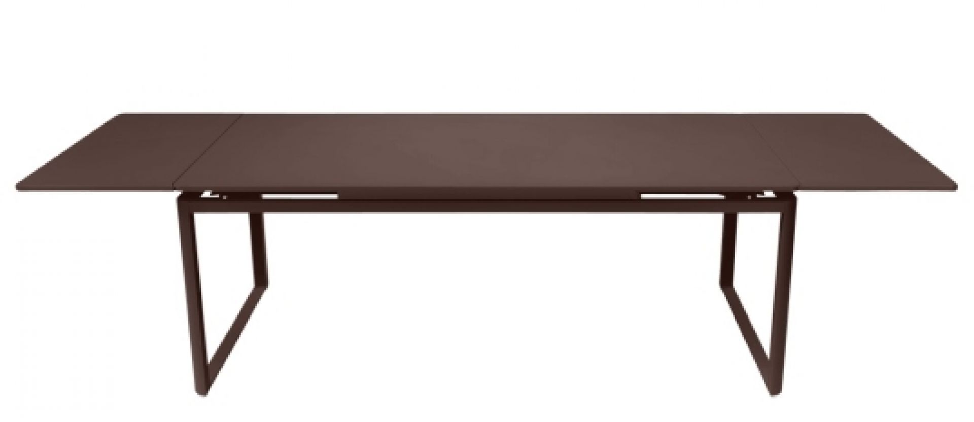Brauner, ausziehbarer Biarritz Tisch von Fermob, ideal für Garten und Terrasse.