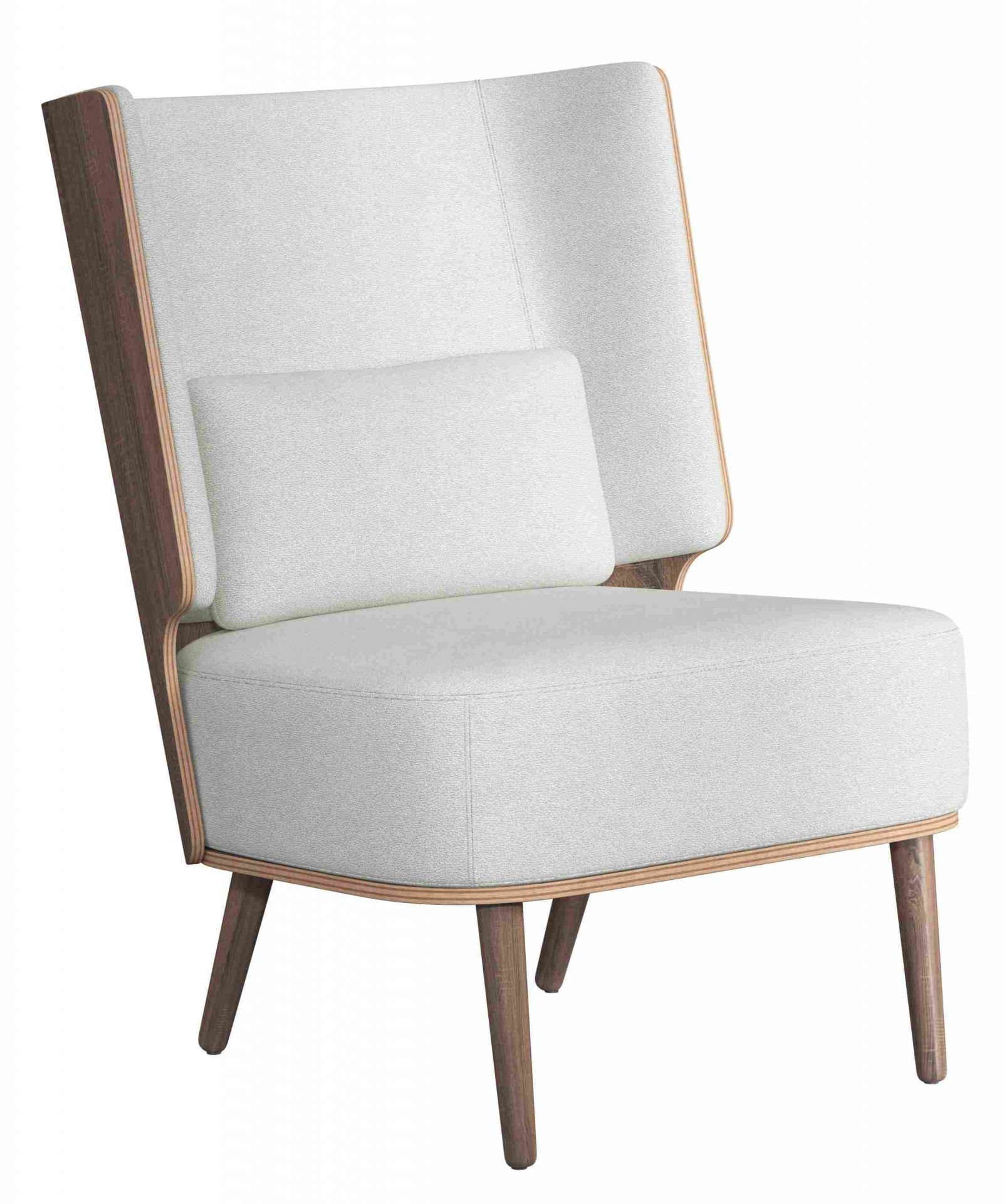 Heller Sessel mit Holzrahmen und Serena Cushion Kissen von novoform für bequemes Sitzen.