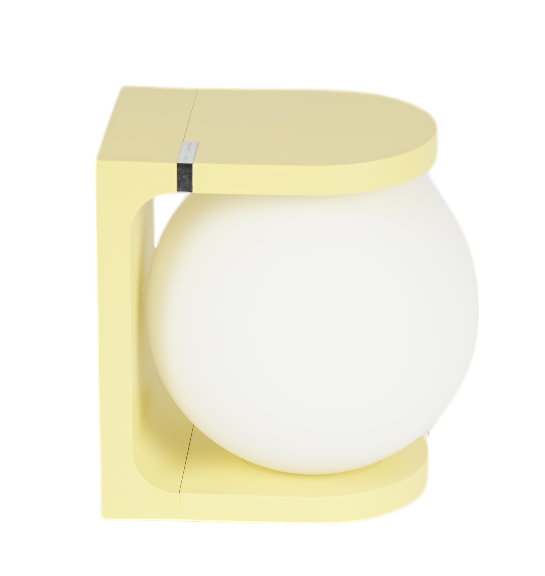 Gelbe Plat Reading Lamp Tischleuchte von house of home mit weißem, kugelförmigem Lampenschirm.