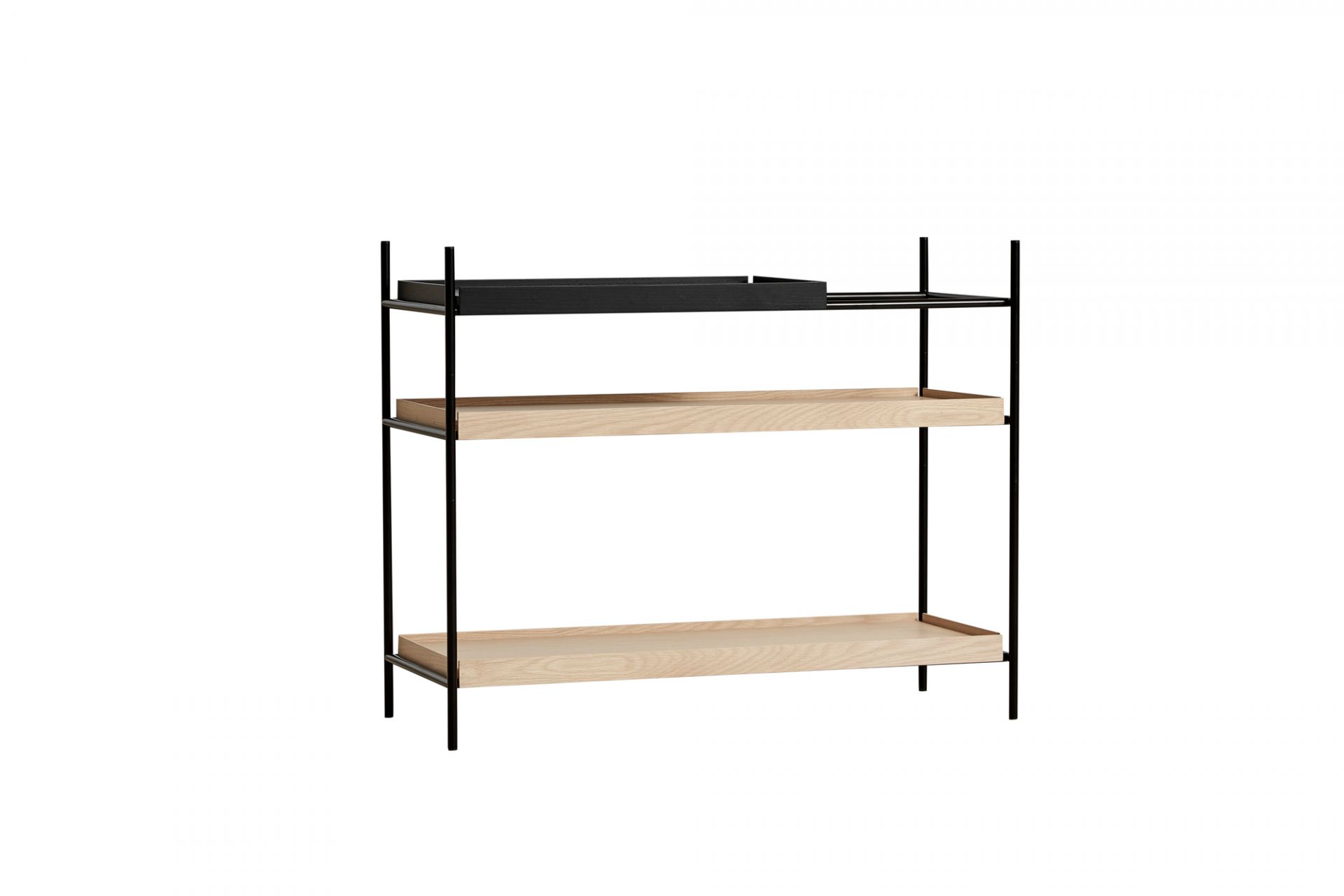 Woud Tray Shelf Low Regal mit zwei Eiche-Ablagen und einem schwarzen Tablett, modernes Möbeldesign.