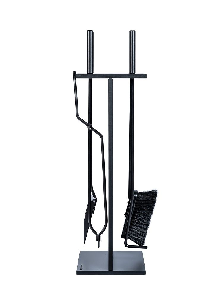 Schwarzes EVO Kaminbesteck von Conmoto mit Schaufel, Besen, Zange und Halterung. Modernes Kaminzubehör.