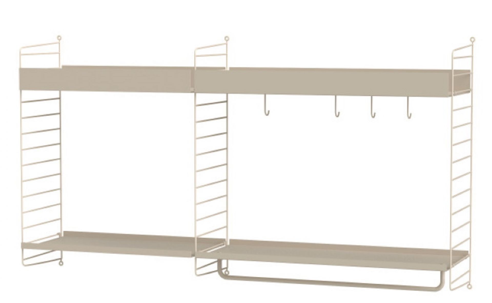 Beige String Regalsystem für die Wand mit zwei Regalböden und Hakenleiste.