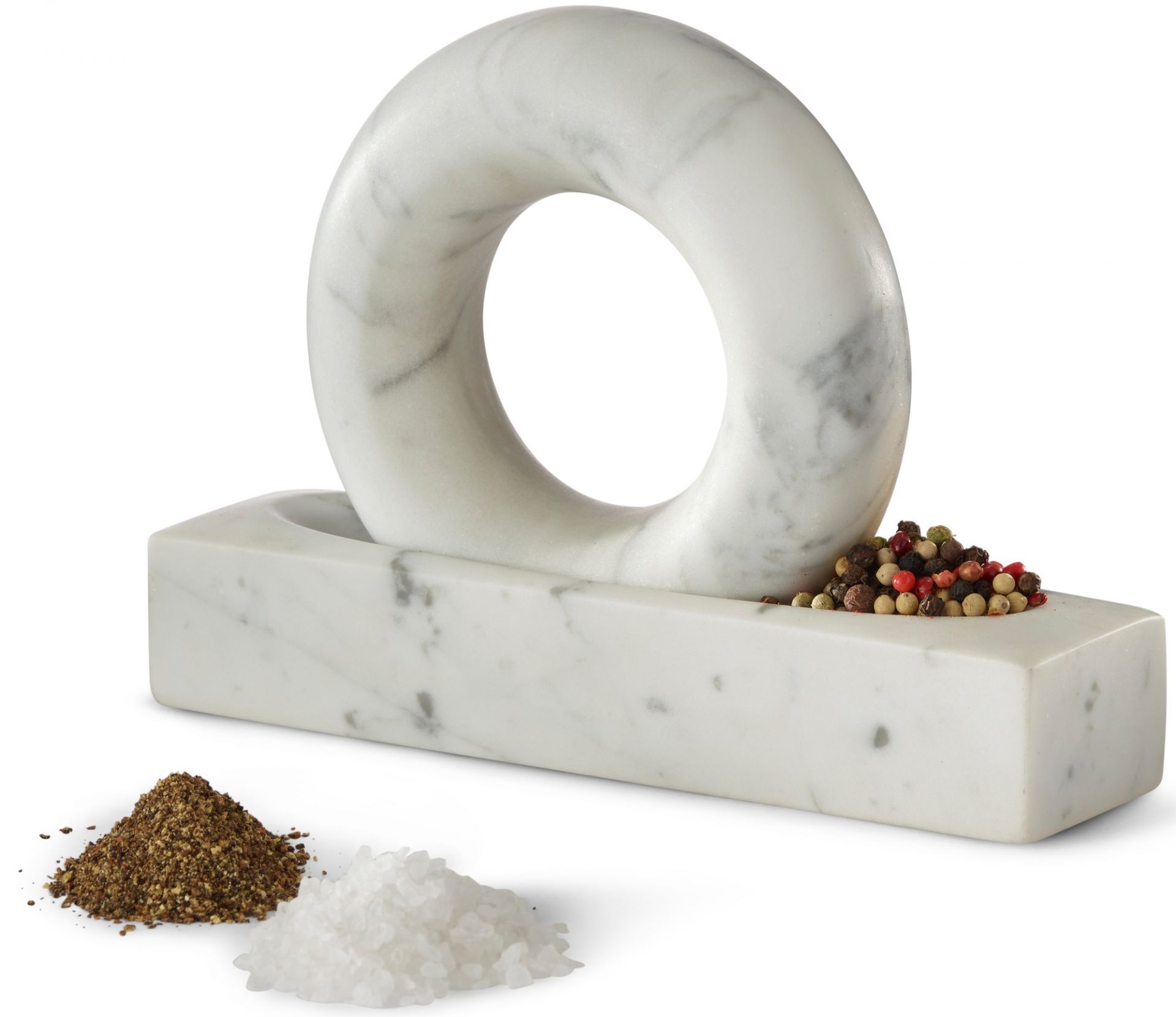 Tondo Mörser von Design House Stockholm aus Marmor mit Stößel und Gewürzen.