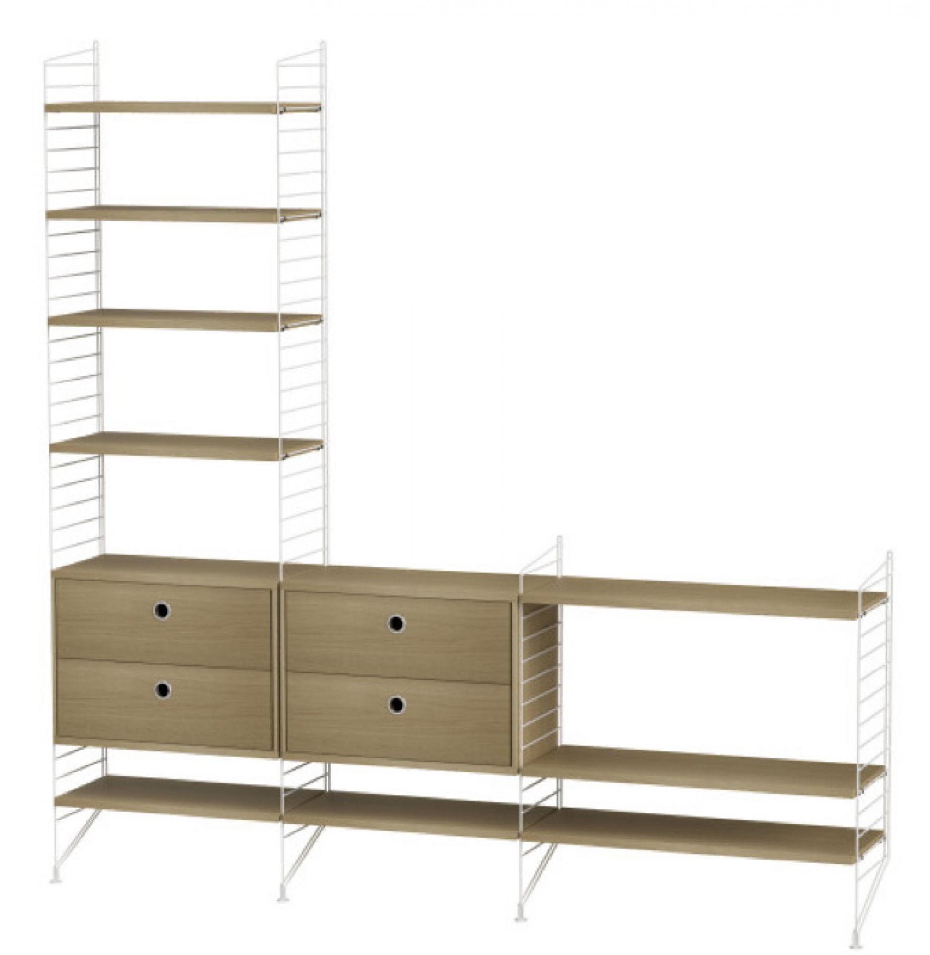 String Regalsystem mit Eichenholz-Regalböden und weißen Leitern, ideal für Wohnzimmer und Büro.