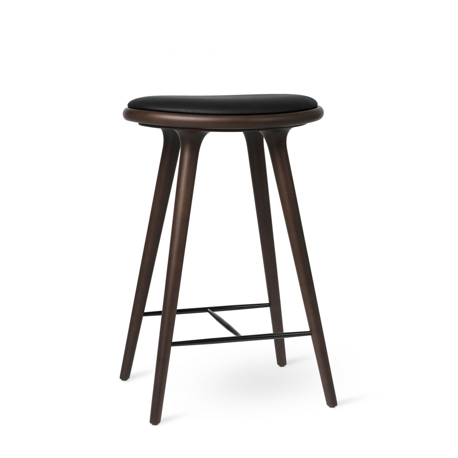 Dunkelbrauner Stool Hocker aus Buche mit schwarzem Sitzpolster für Küche oder Bar.