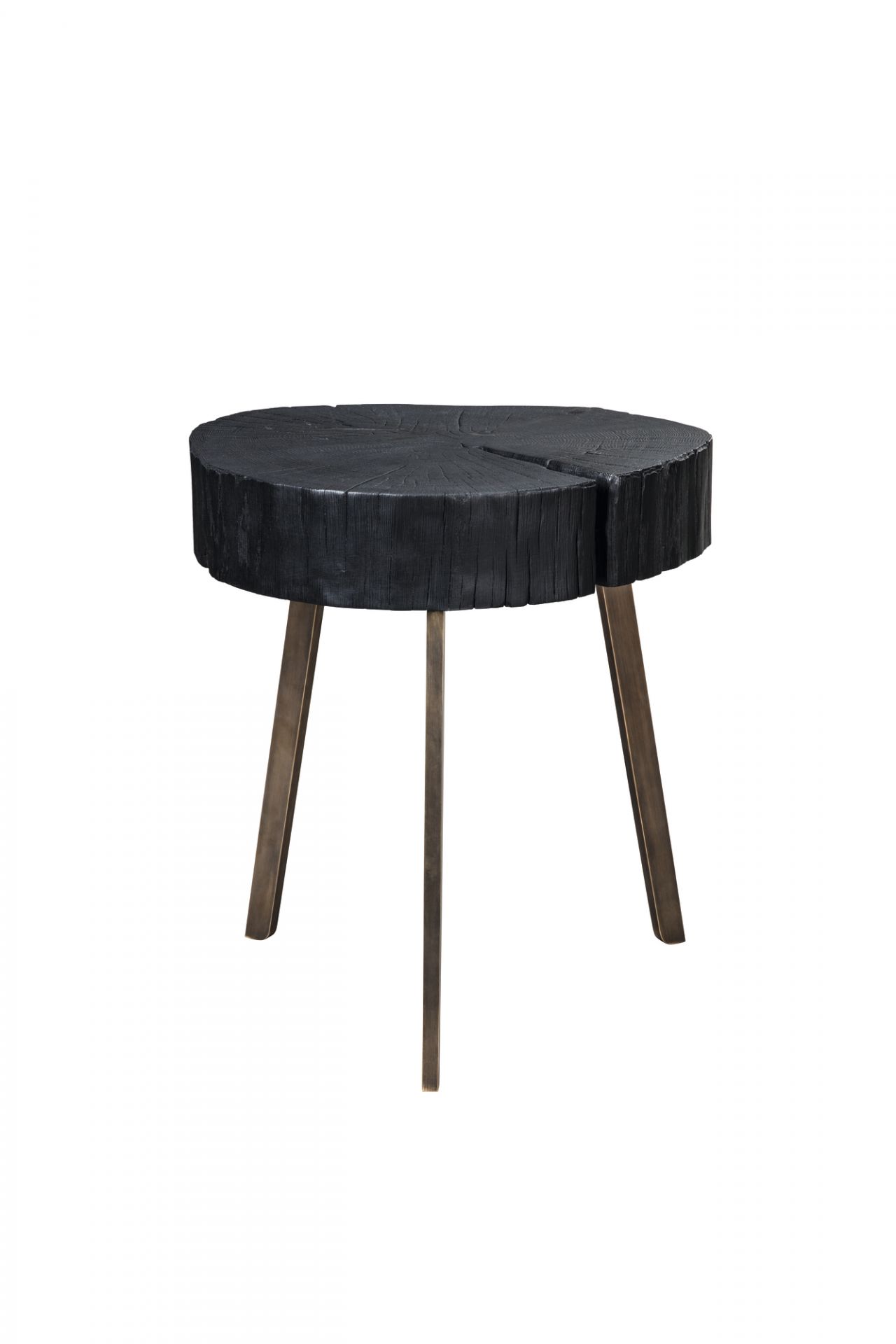 Schwarzer Stomp Beistelltisch von Janua mit Baumscheiben-Tischplatte und drei Metallbeinen.