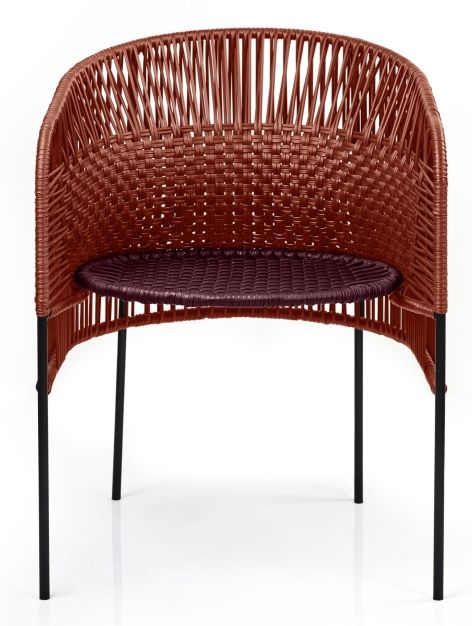 Brauner Ames Stuhl, geflochten, mit schwarzen Beinen, ideal als Outdoor Dining Chair.