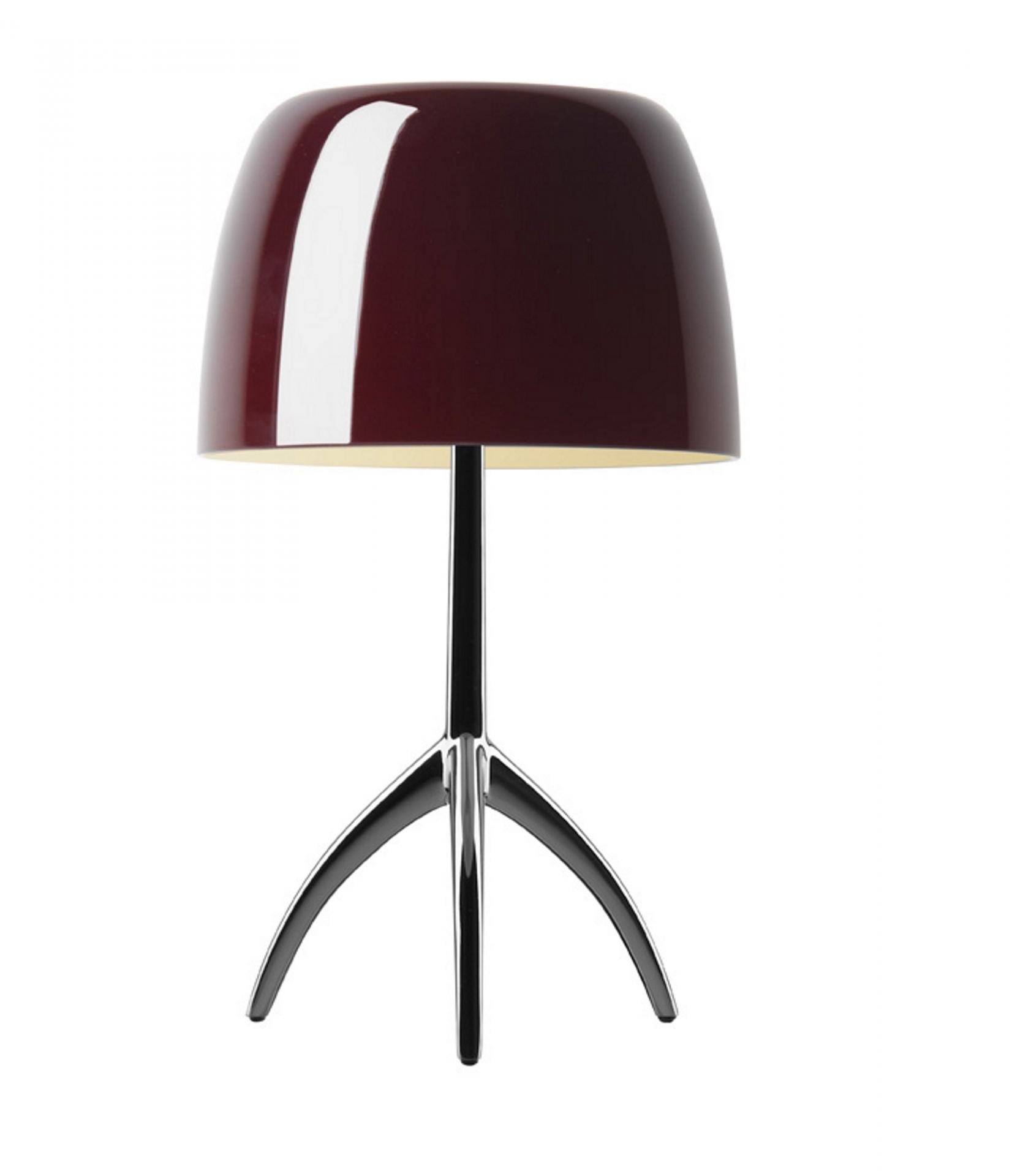 Lumiere Piccola Tischleuchte von Foscarini in Bordeauxrot mit verchromtem Dreibein-Fuß.