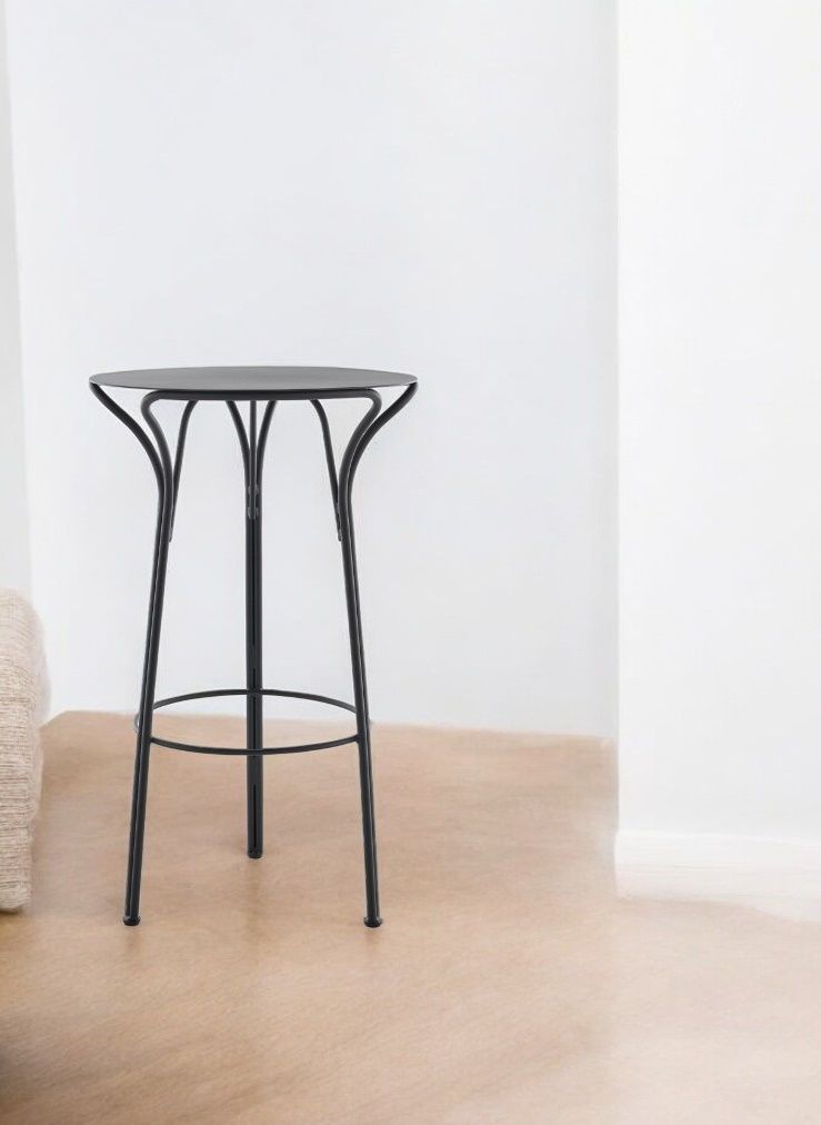 Hiray Hochtisch von Kartell, rostrot, aus Metall mit runder Tischplatte und filigranem Gestell.