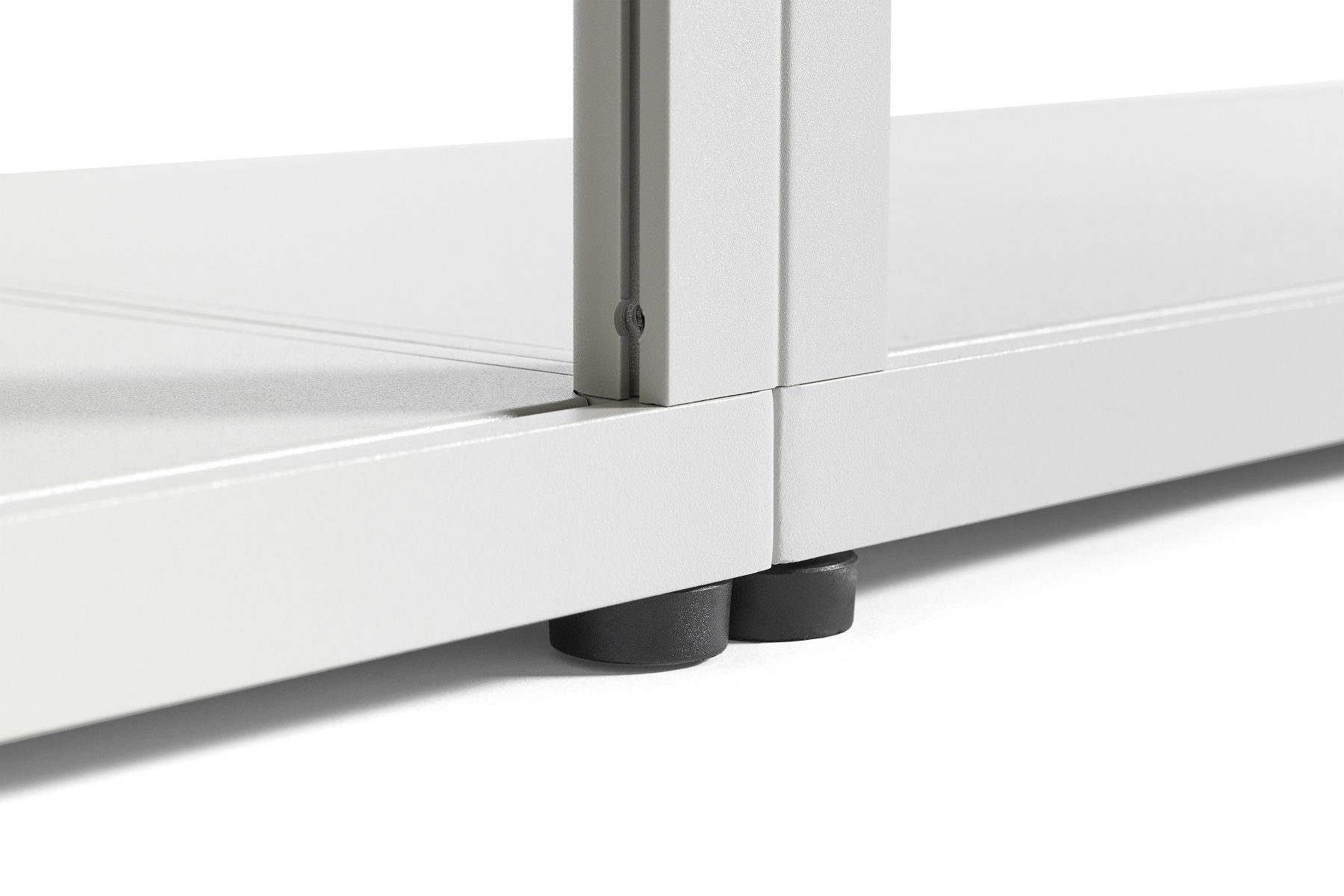 Detailaufnahme: New Order Sideboard in Charcoal, zeigt die Füße und die modulare Bauweise.