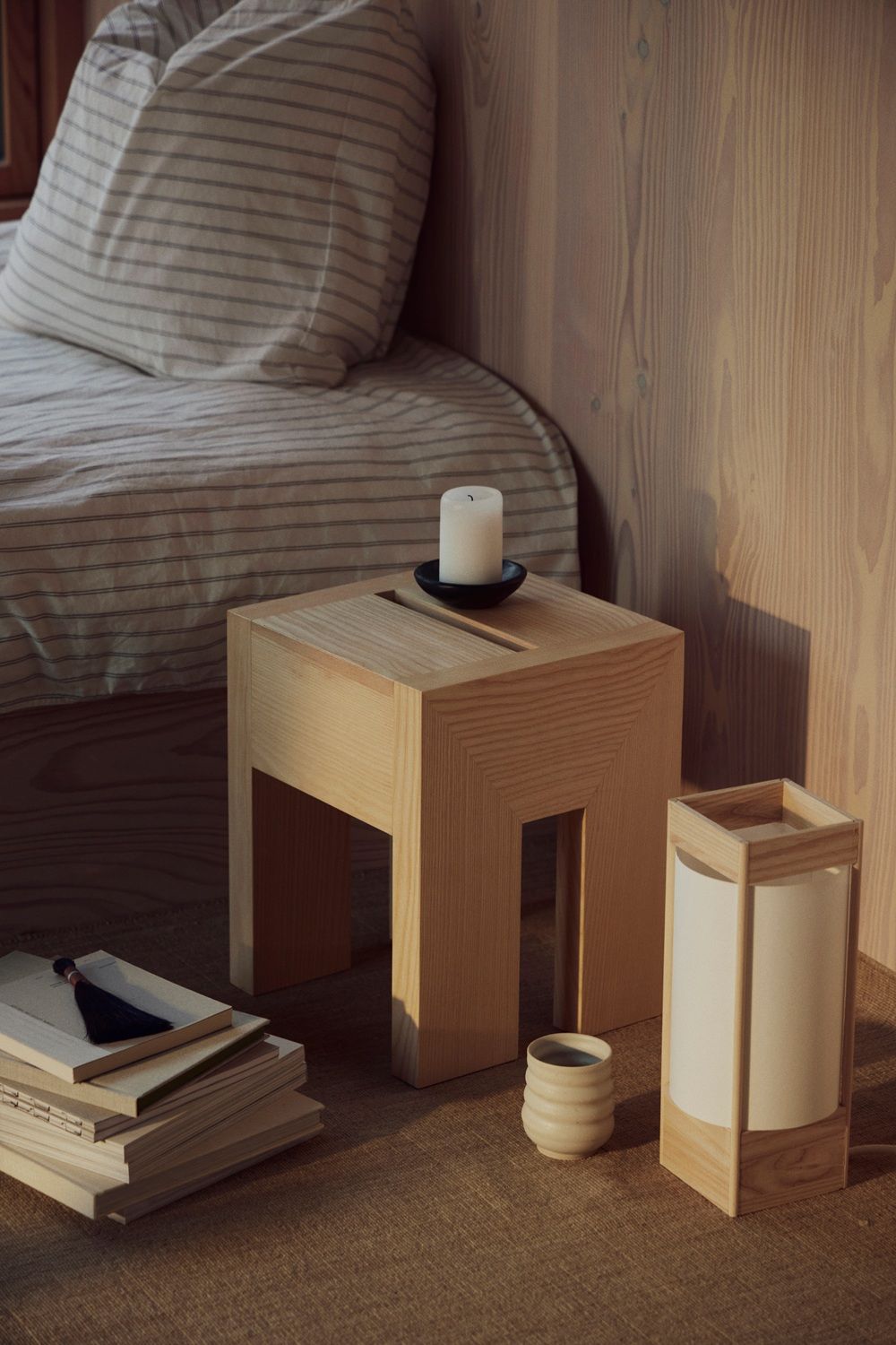 Monolith Side Table Beistelltisch Form & Refine