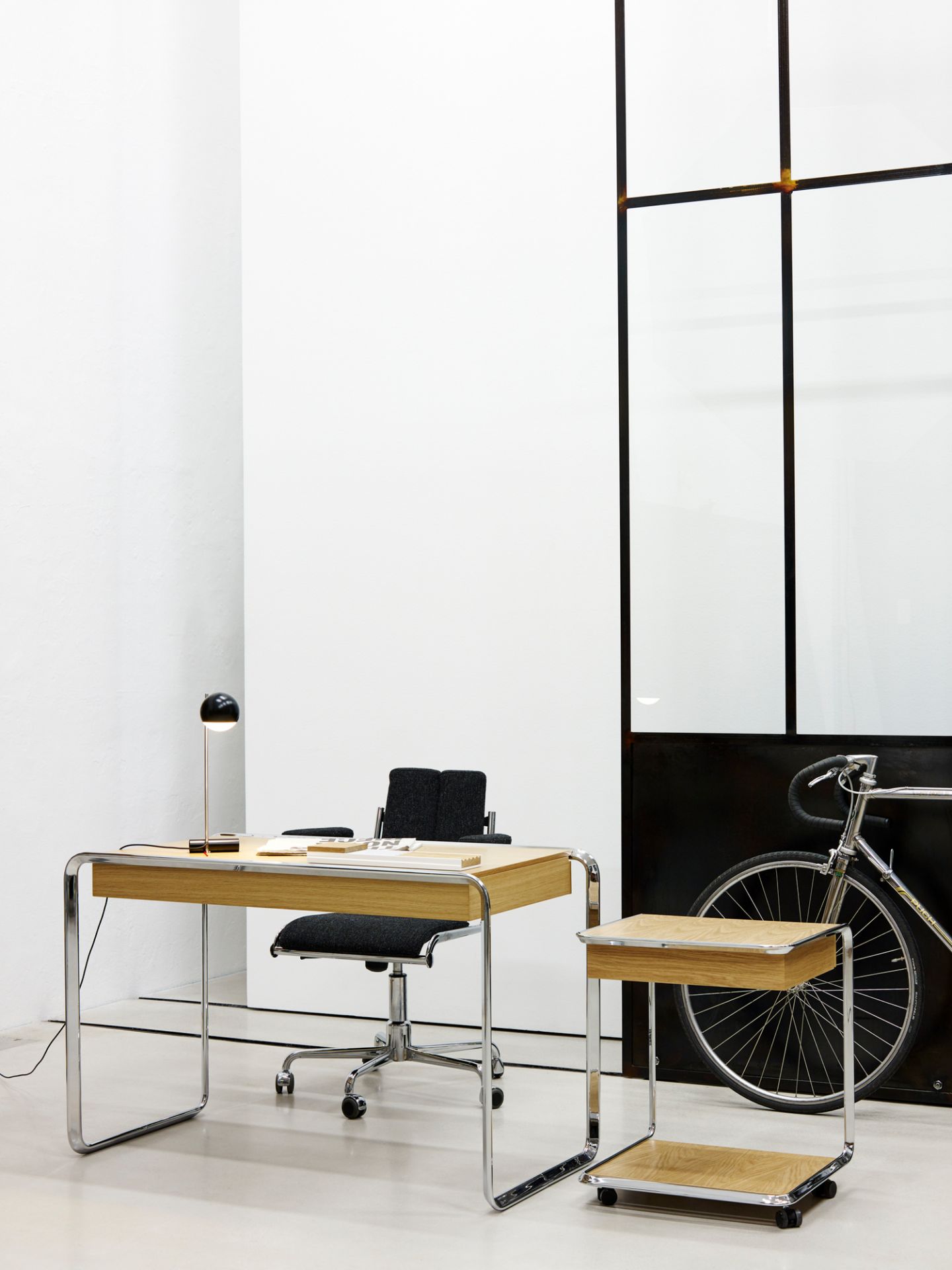 L25 Tafellampje LED Tischleuchte Reedition Tecta Schwarz glänzend