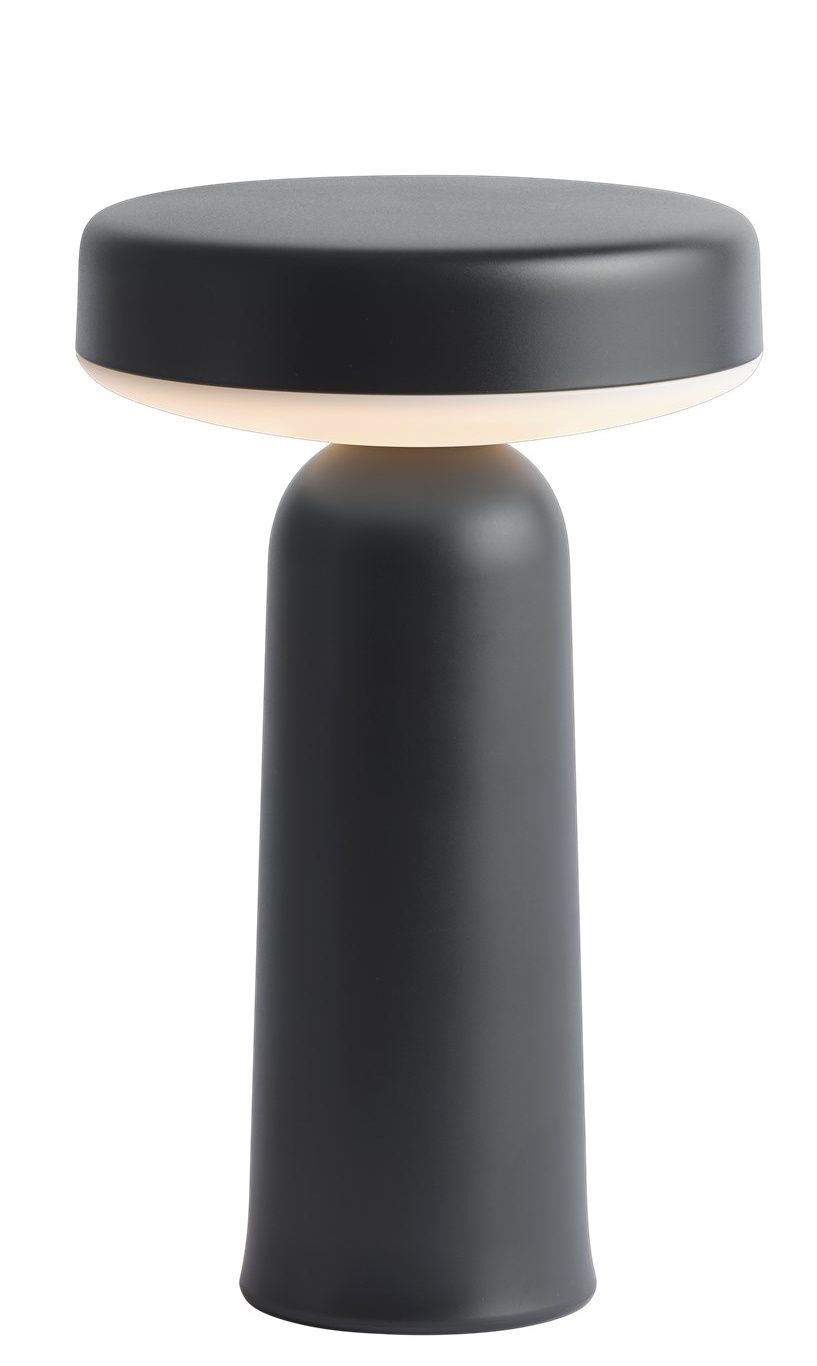 Schwarze Ease Portable Tischleuchte von Muuto: Akku-betriebene Lampe für den Innen- und Außenbereich.
