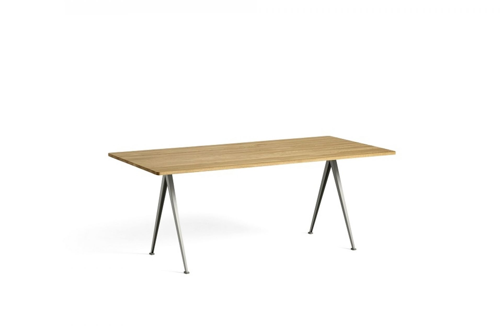 Heller Hay Esstisch Pyramid Table 02 mit Holzplatte und grauem Metallgestell vor weißem Hintergrund.