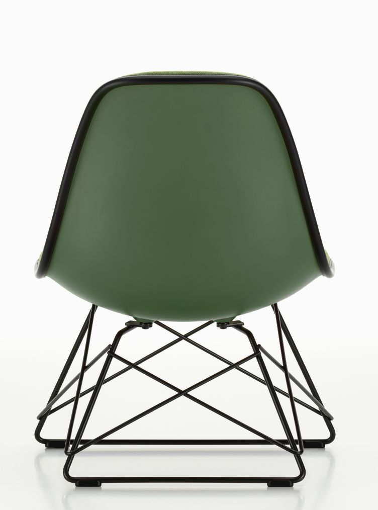 Ansicht von hinten: Grüner Eames Plastic Side Chair mit schwarzem Drahtgestell. Designklassiker von Vitra.