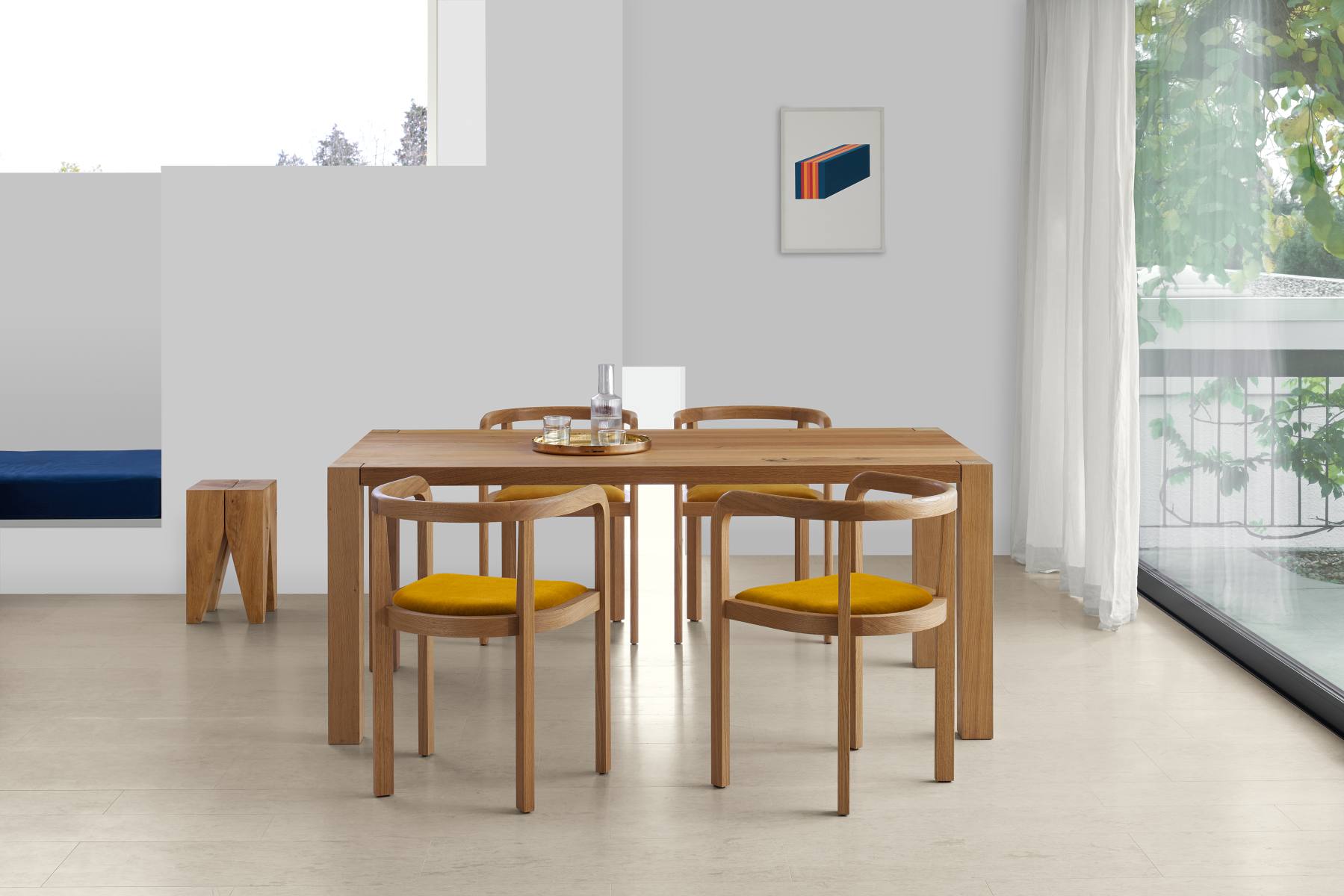 Backenzahn Hocker / Tischchen e15