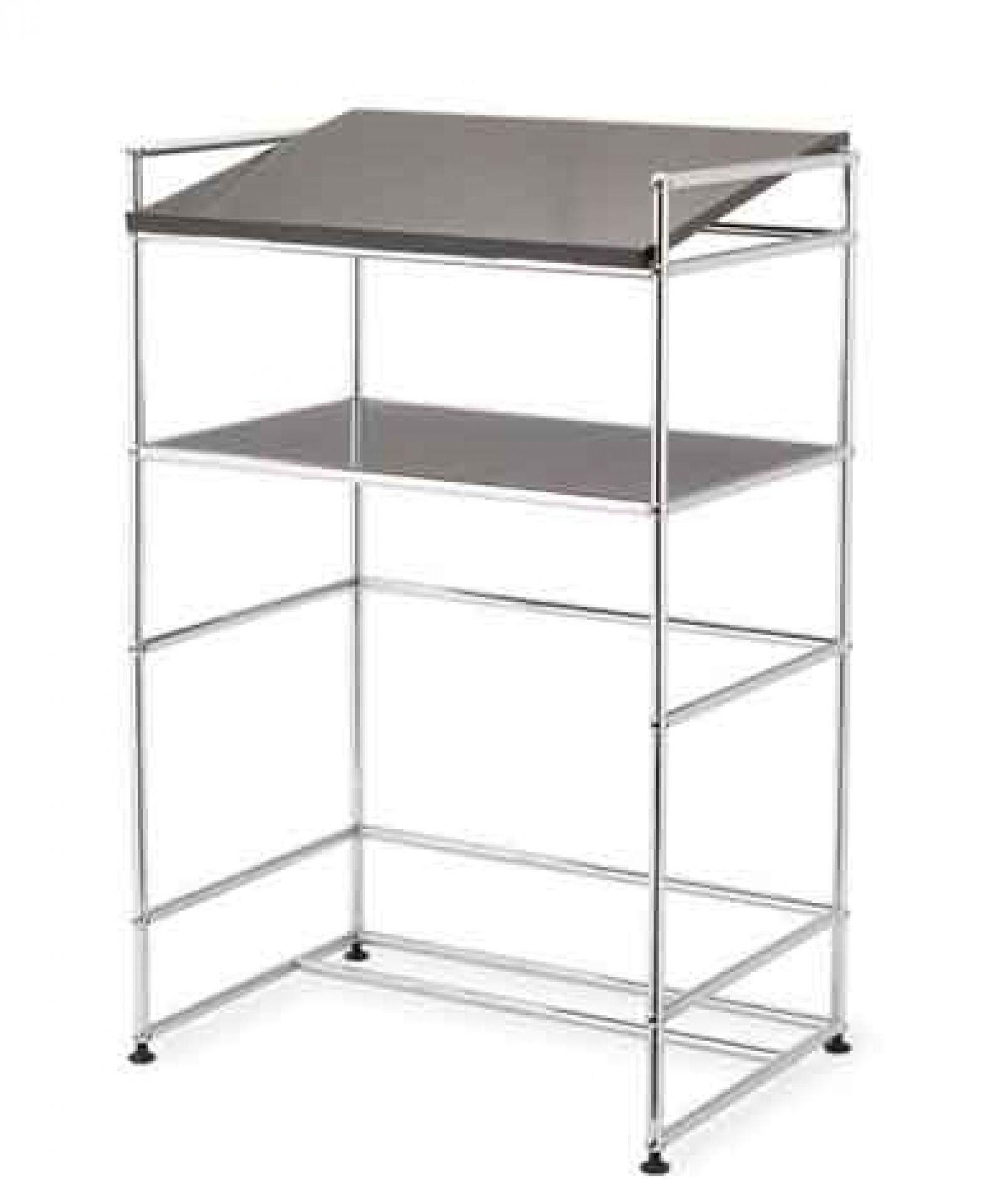 USM Haller Stehpult mit Chromgestell und grauer Tischplatte, modernes Design für ergonomisches Arbeiten im Büro.