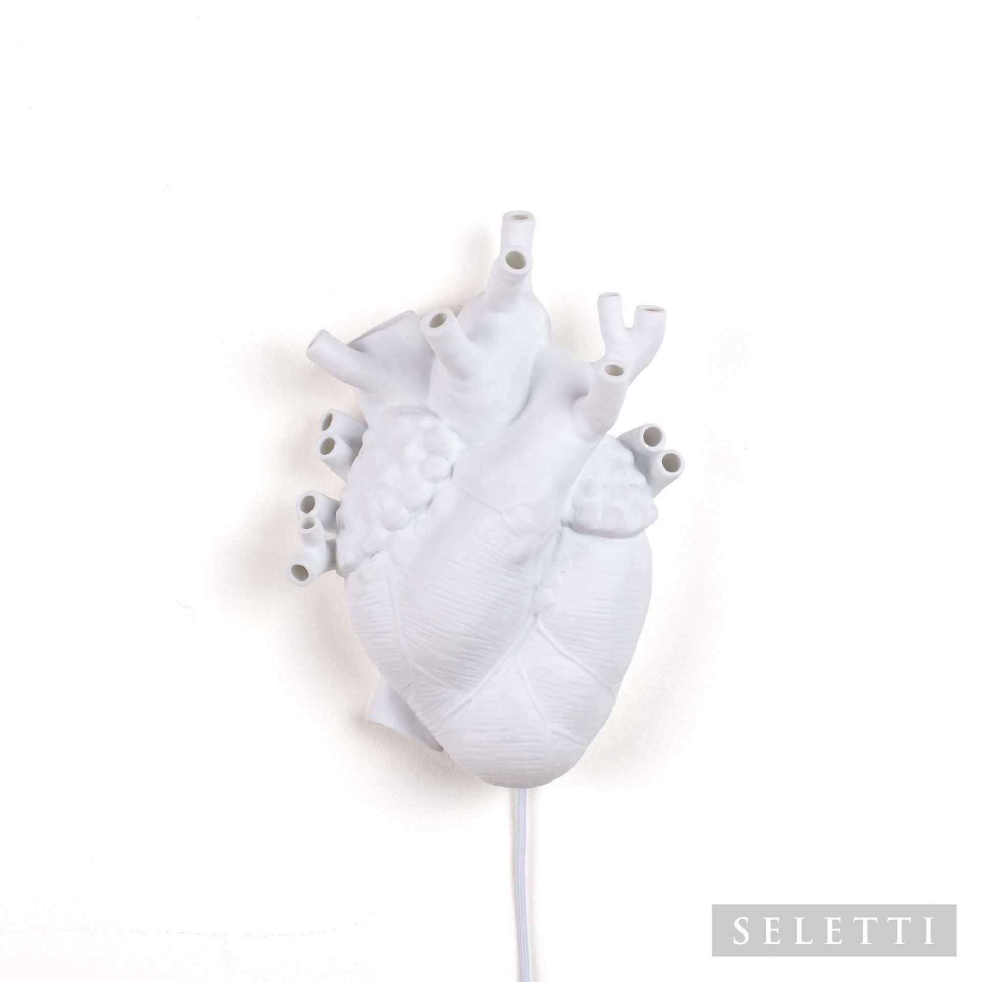 Weiße Heart Lamp Leuchte von Seletti, Herzförmige Wandlampe, modernes Design für Wohnzimmer und Schlafzimmer.