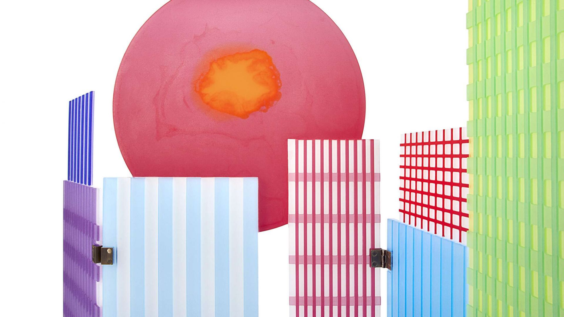 Cassina 343 Tramonto Paravent mit bunten, geometrischen Mustern und einem großen, roten Kreis. Raumteiler für modernes Wohnen.