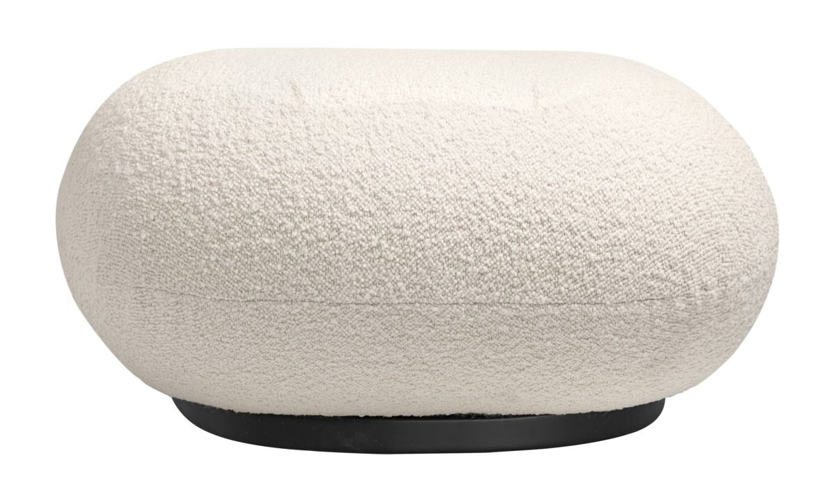 Pacha Ottoman in Cremeweiß mit schwarzem Drehfuß von Gubi, bequemer Sitzhocker.