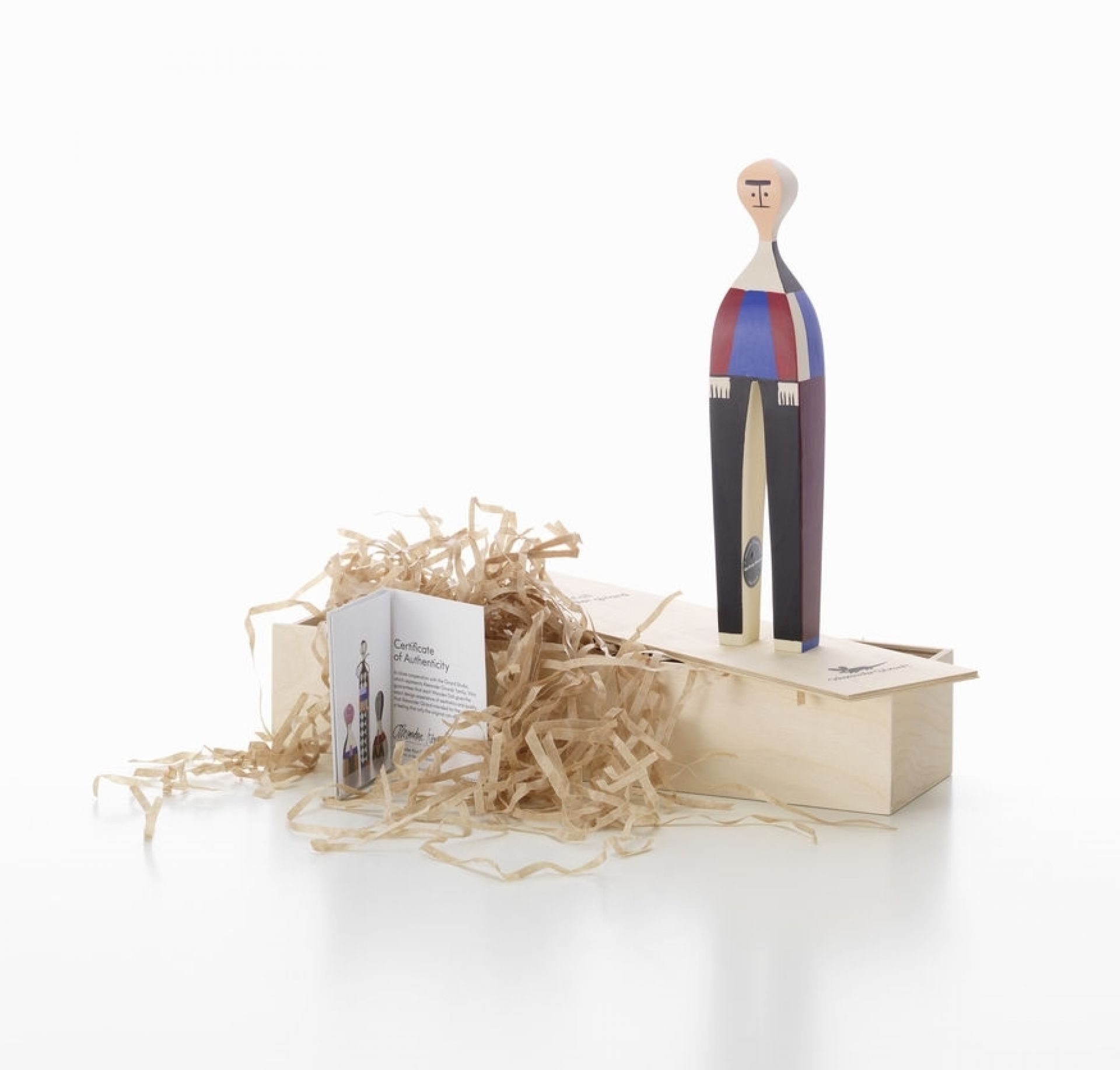 Wooden Dolls Holzfigur Vitra No 22 mit Echtheitszertifikat und Holzwolle in einer Holzkiste.