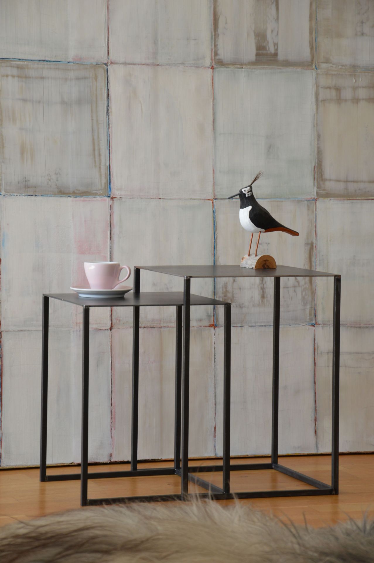 Pur Beistelltisch von Jan Kurtz, Set aus zwei schwarzen Metalltischen, moderner Wohnzimmertisch.