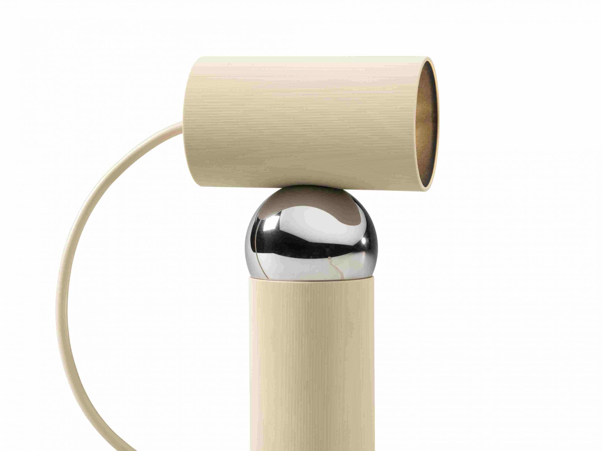 Bilboquet Tischleuchte Flos Linen: Moderne Lampe mit Leinenstruktur und Chromkugel für Wohnzimmer und Schlafzimmer.