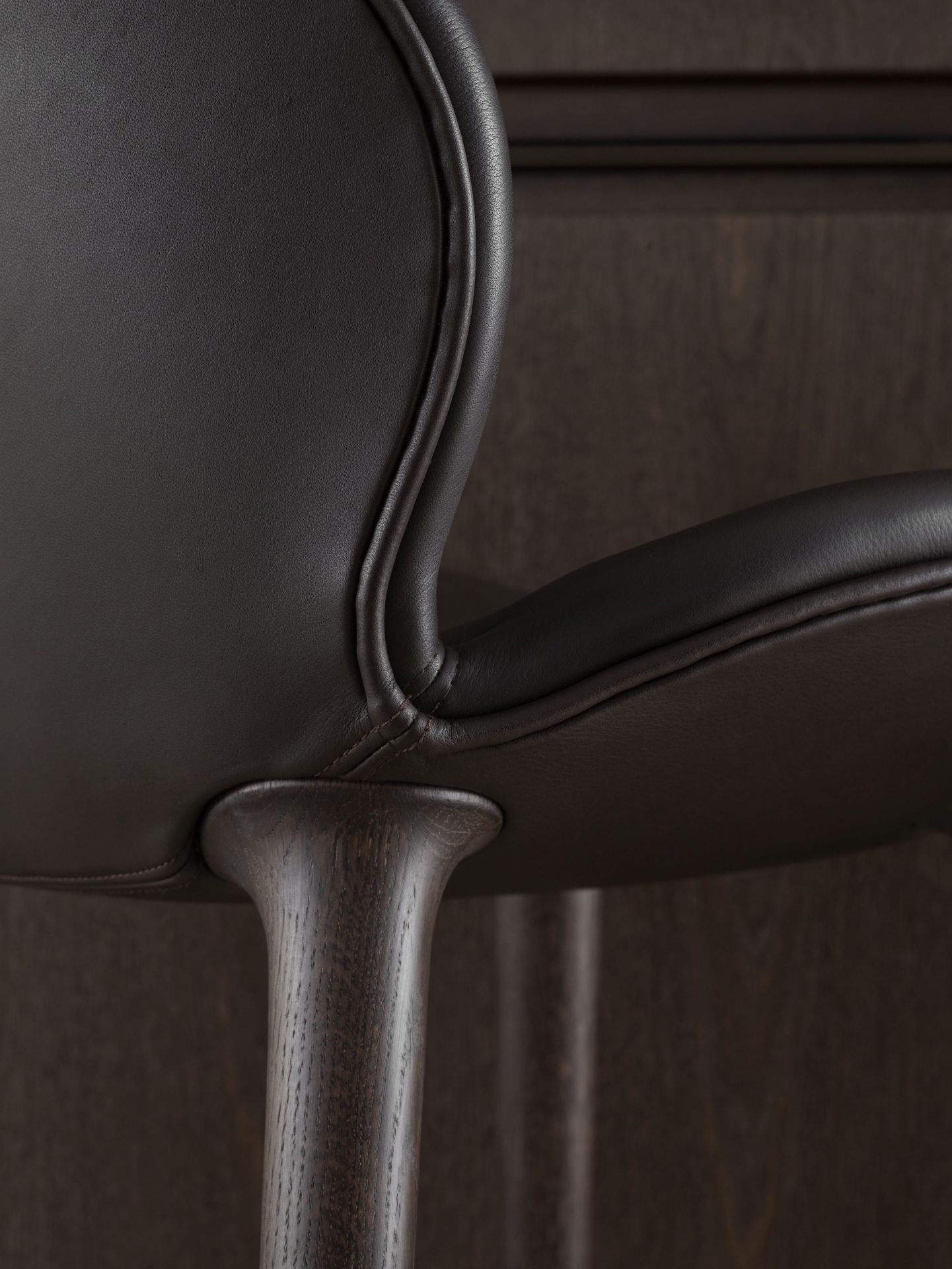 Lodge Tresenhocker Eiche dunkel / dunkelbraunes Leder Vipp