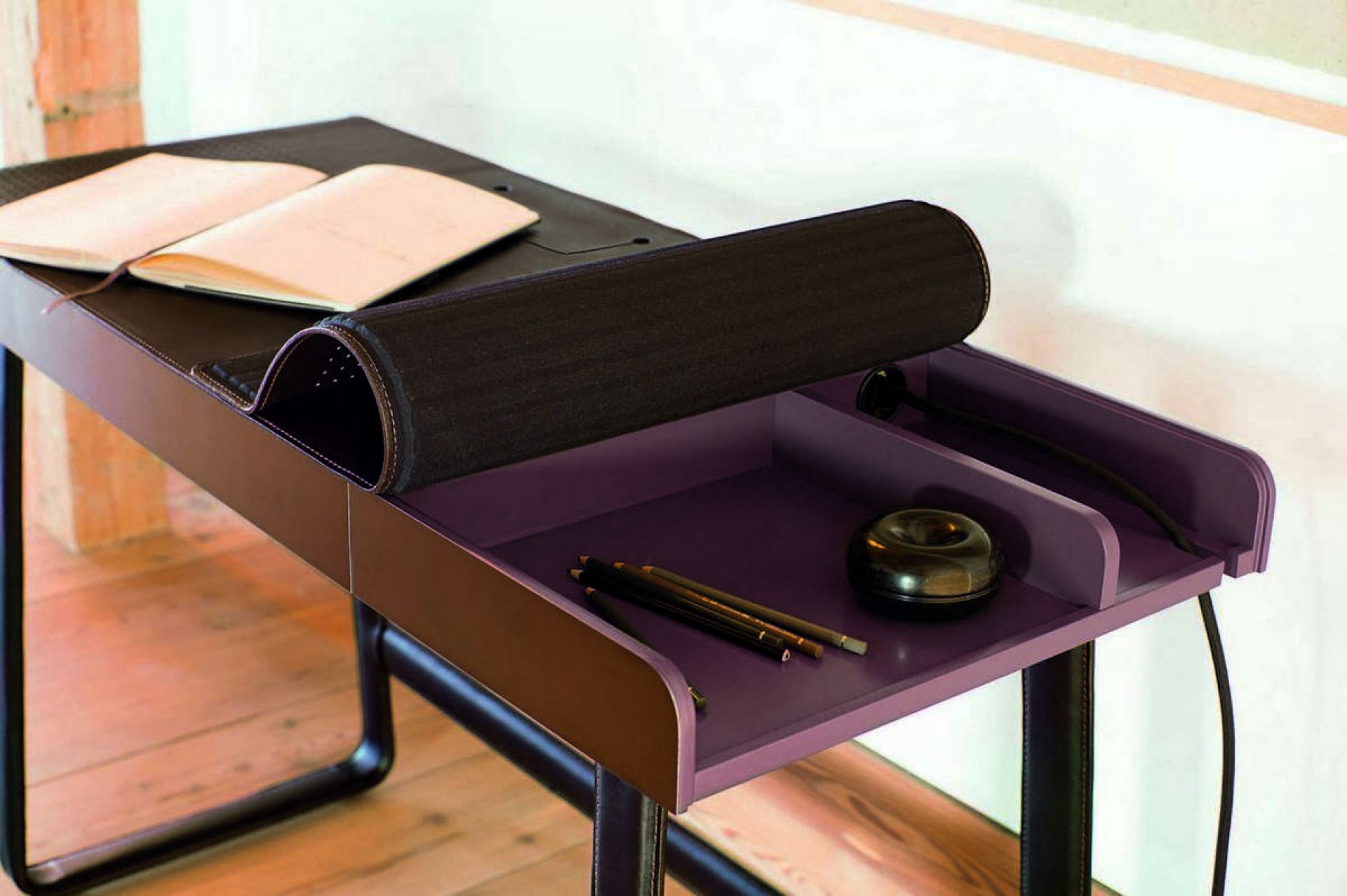 Pegasus Home Desk Schreibtisch ClassiCon