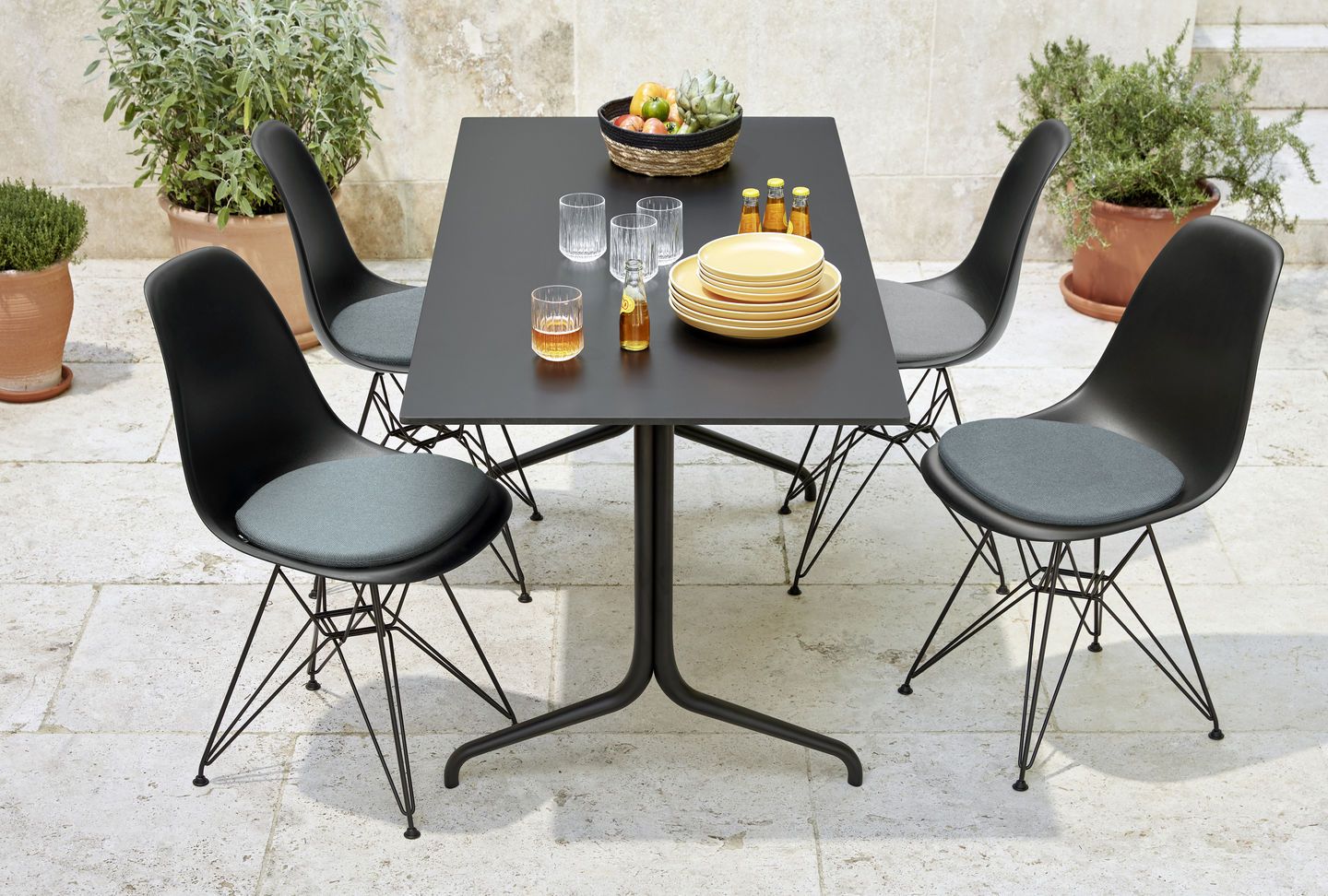 Eames Fiberglass Chair DSR Stuhl Vitra