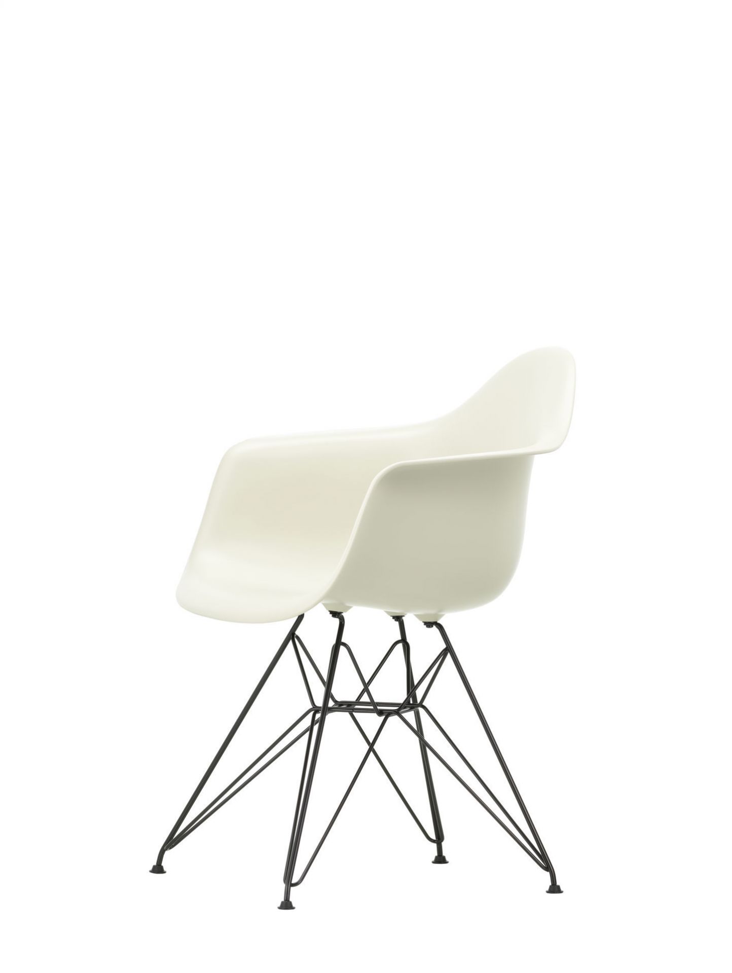 Vitra Eames Plastic Armchair DAR Stuhl in Forest mit schwarzem Eiffelturm-Gestell.